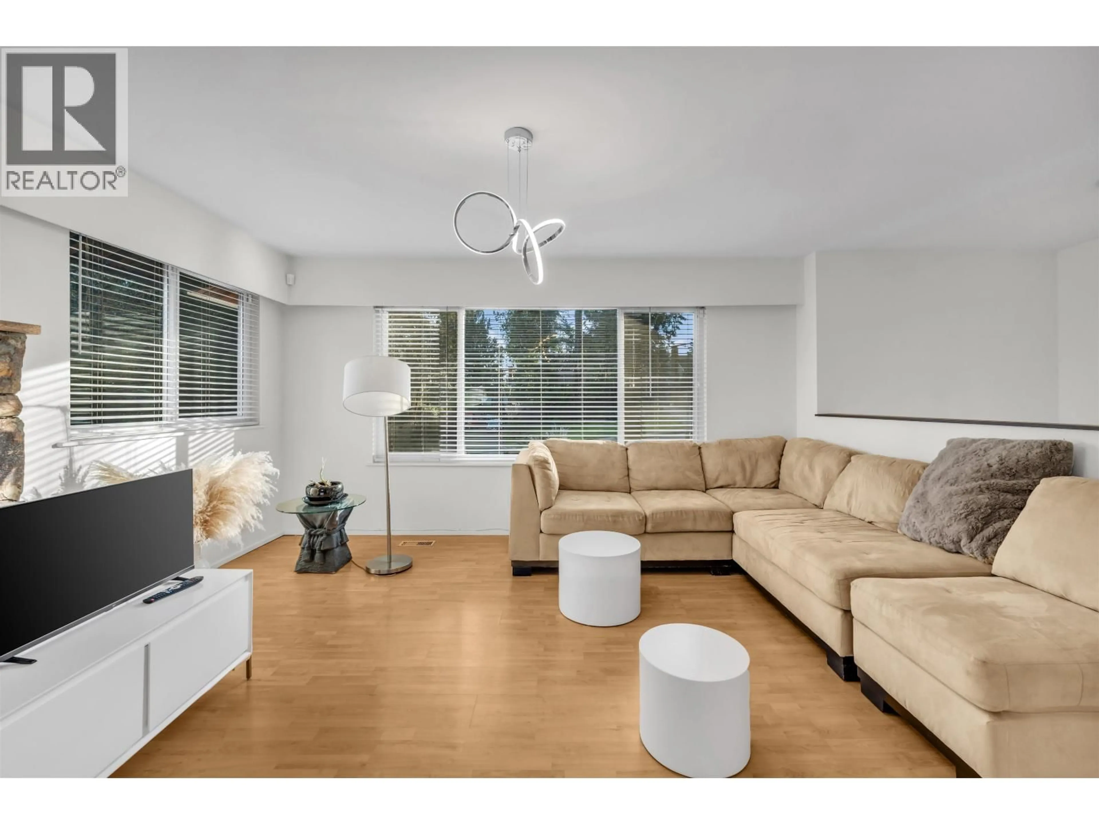 Living room with furniture, unknown for 4158 MT SEYMOUR PARKWAY, North Vancouver British Columbia V7G1C5