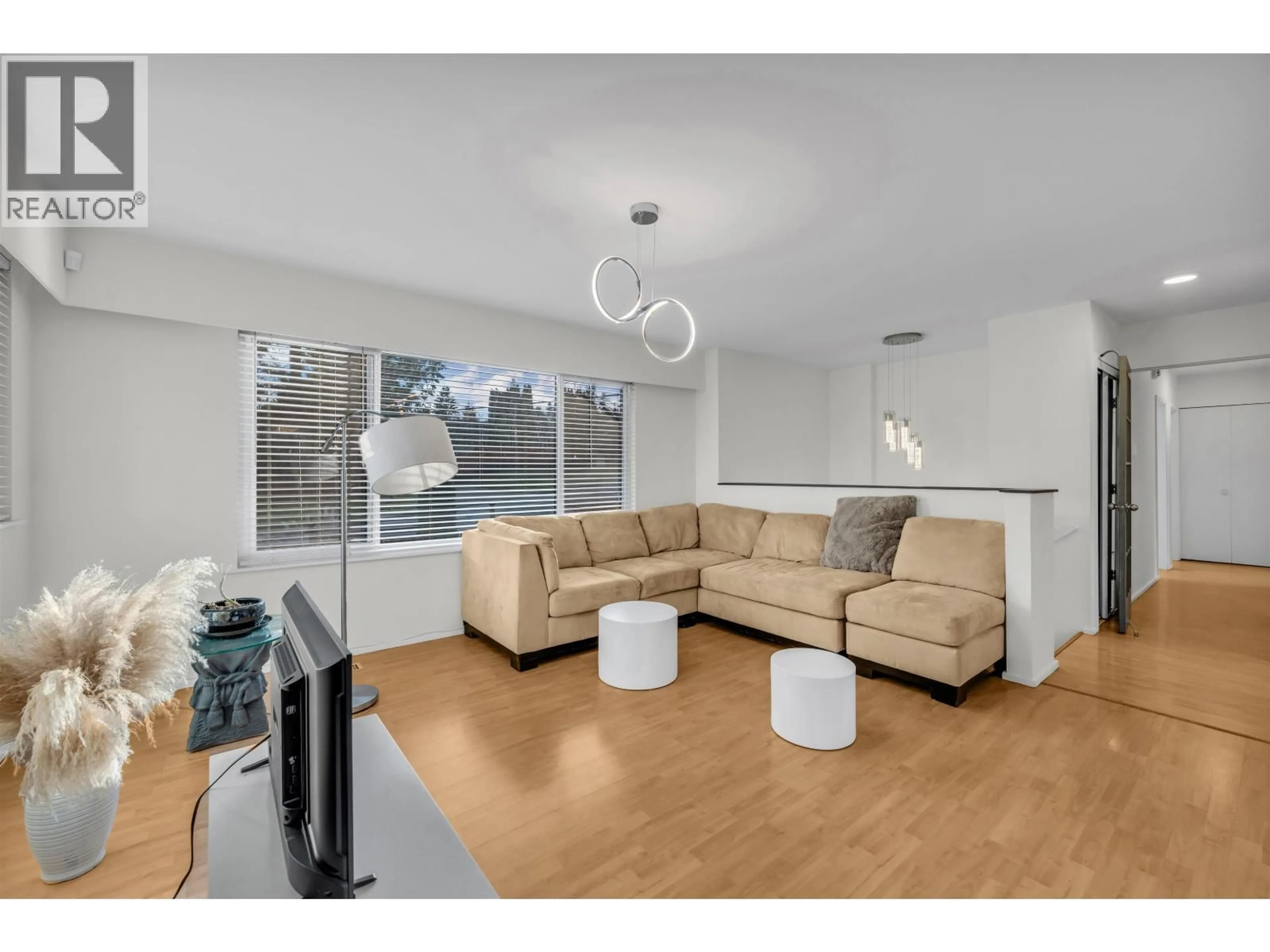 Living room with furniture, unknown for 4158 MT SEYMOUR PARKWAY, North Vancouver British Columbia V7G1C5