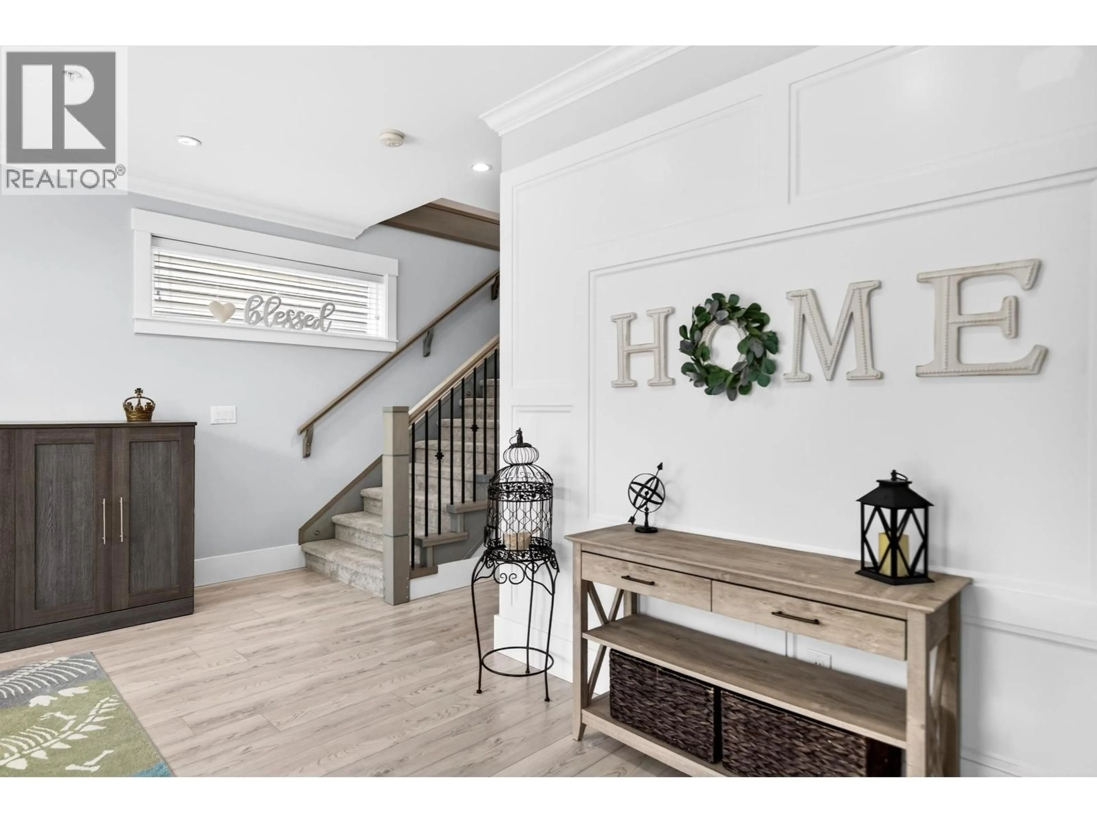 Indoor entryway for 13687 232A STREET, Maple Ridge British Columbia V4R0H1