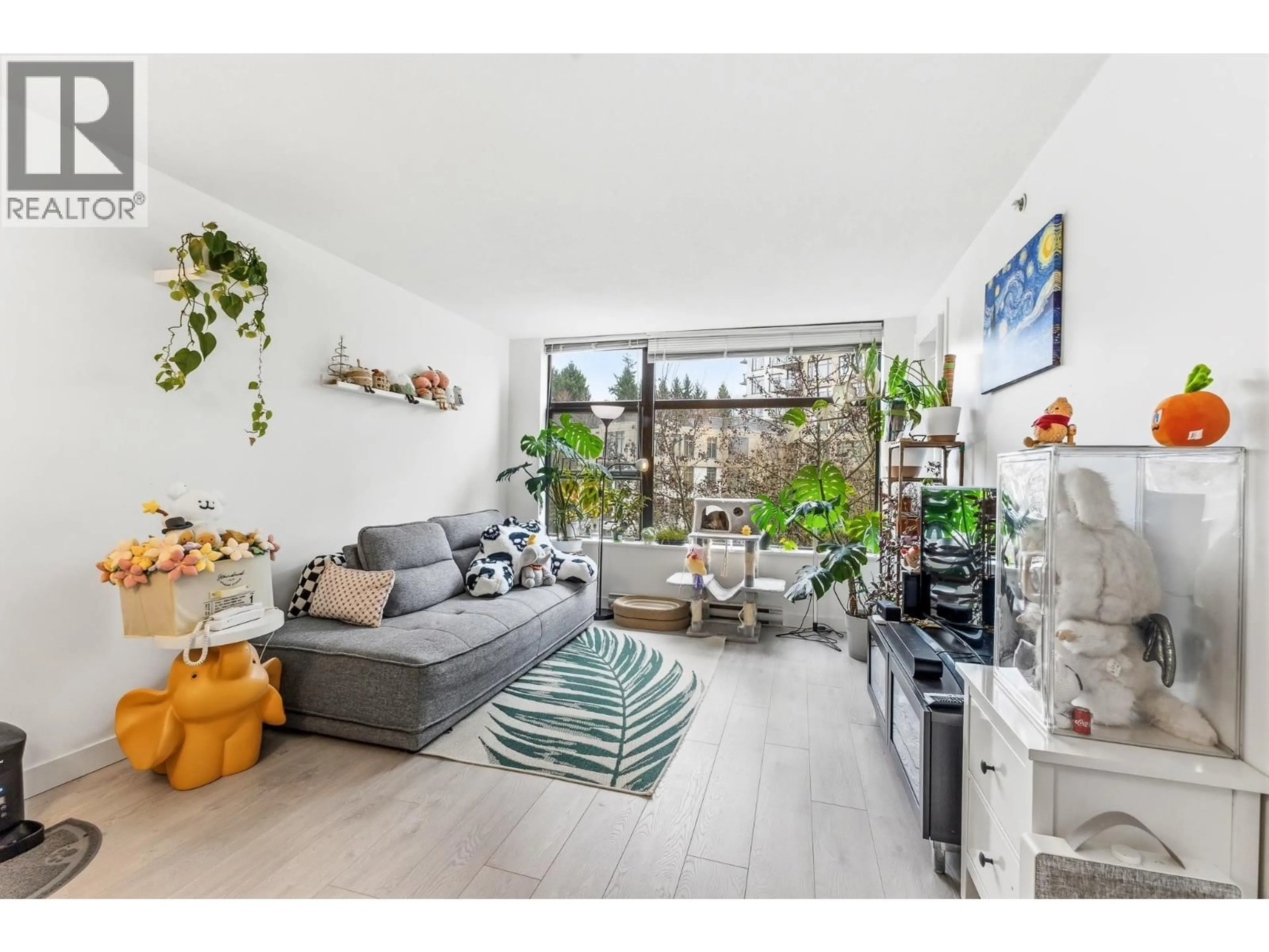 Living room with furniture, unknown for 401 - 5380 OBEN STREET, Vancouver British Columbia V5R6H7