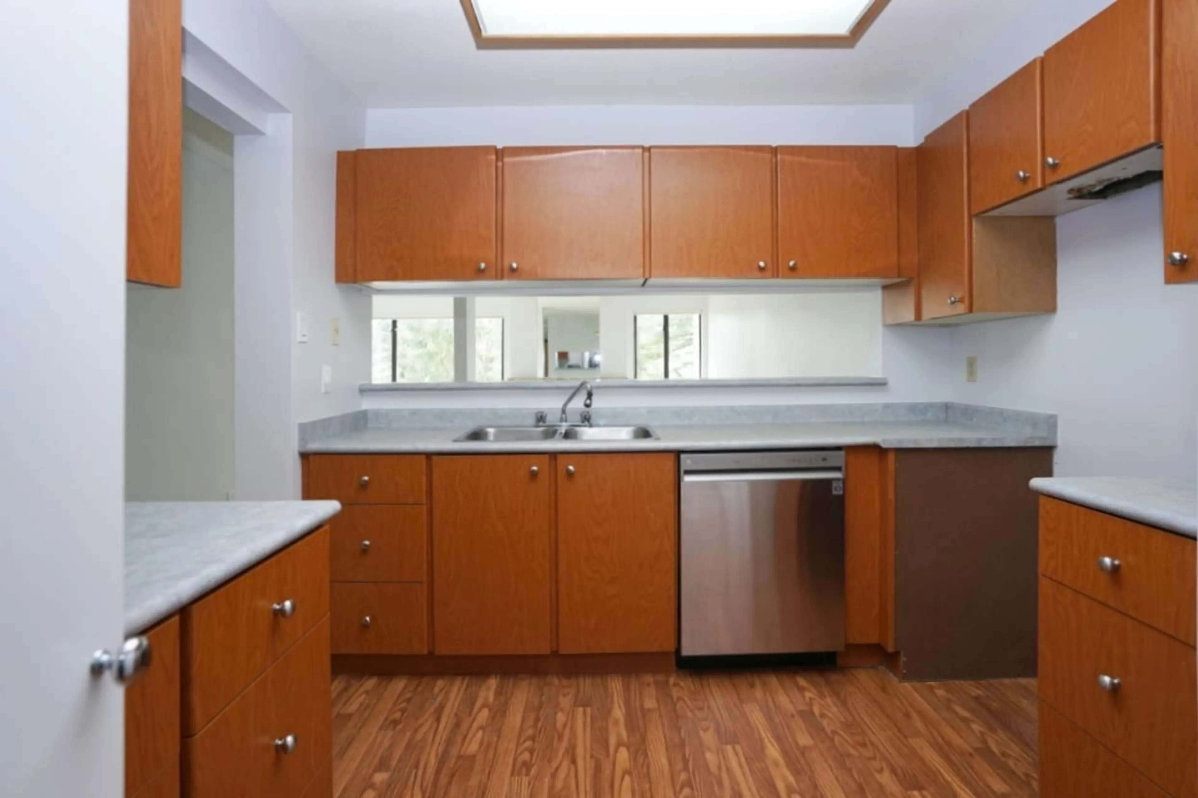 Standard kitchen, unknown for 306 - 15275 19 AVENUE, Surrey British Columbia V4A1X6
