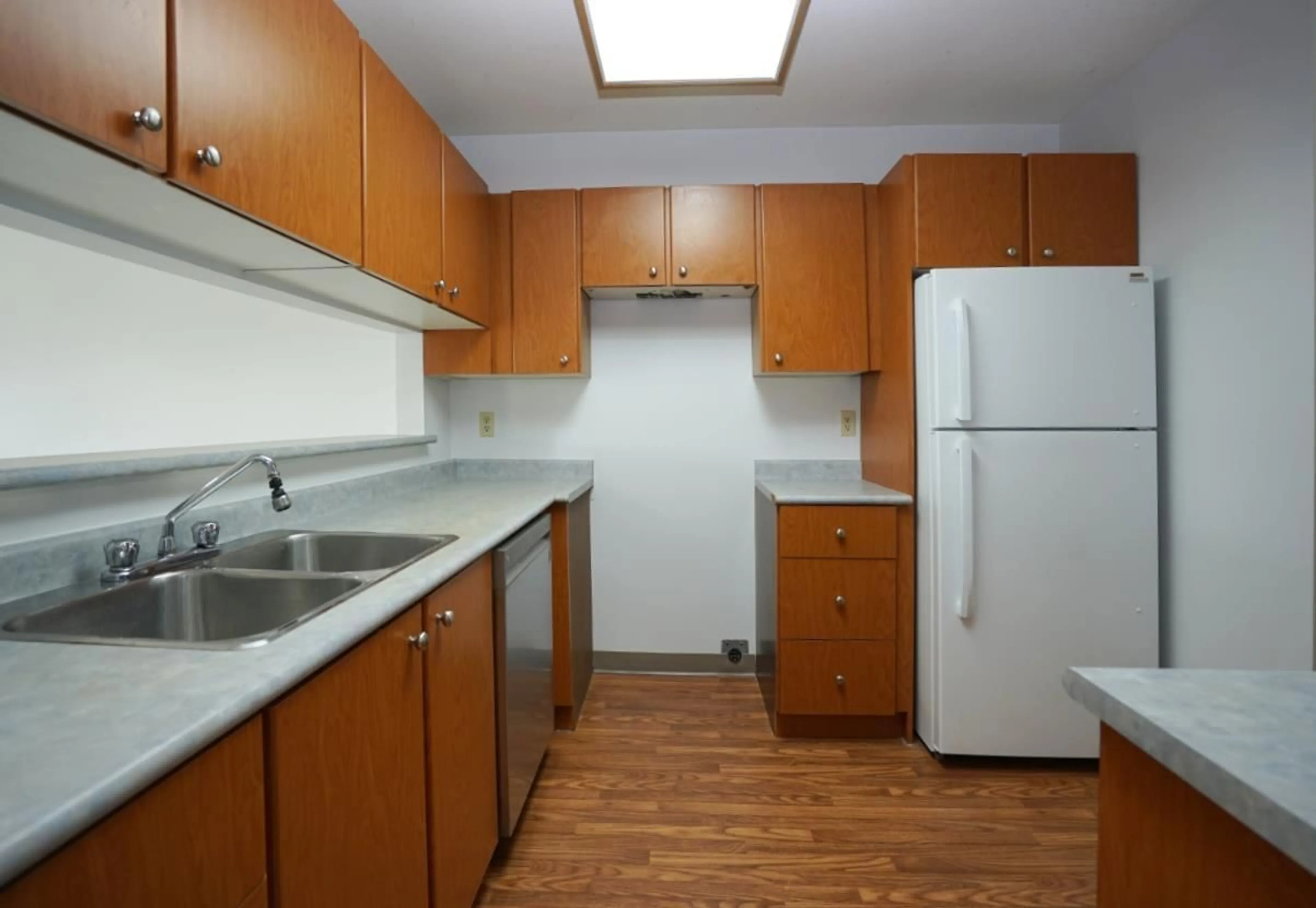Standard kitchen, unknown for 306 - 15275 19 AVENUE, Surrey British Columbia V4A1X6