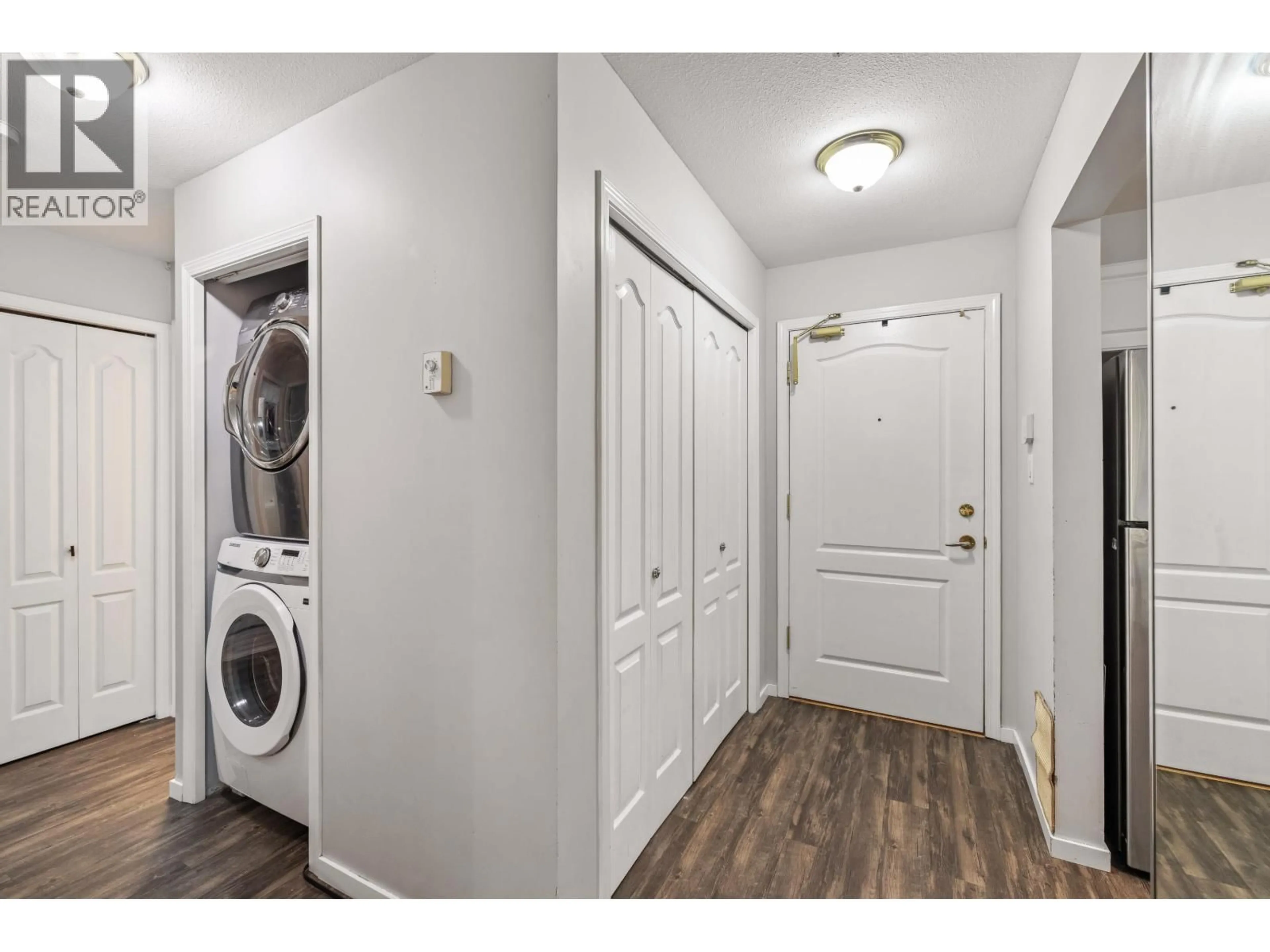 Indoor entryway for 208 - 2551 PARKVIEW LANE, Port Coquitlam British Columbia V3C6J8