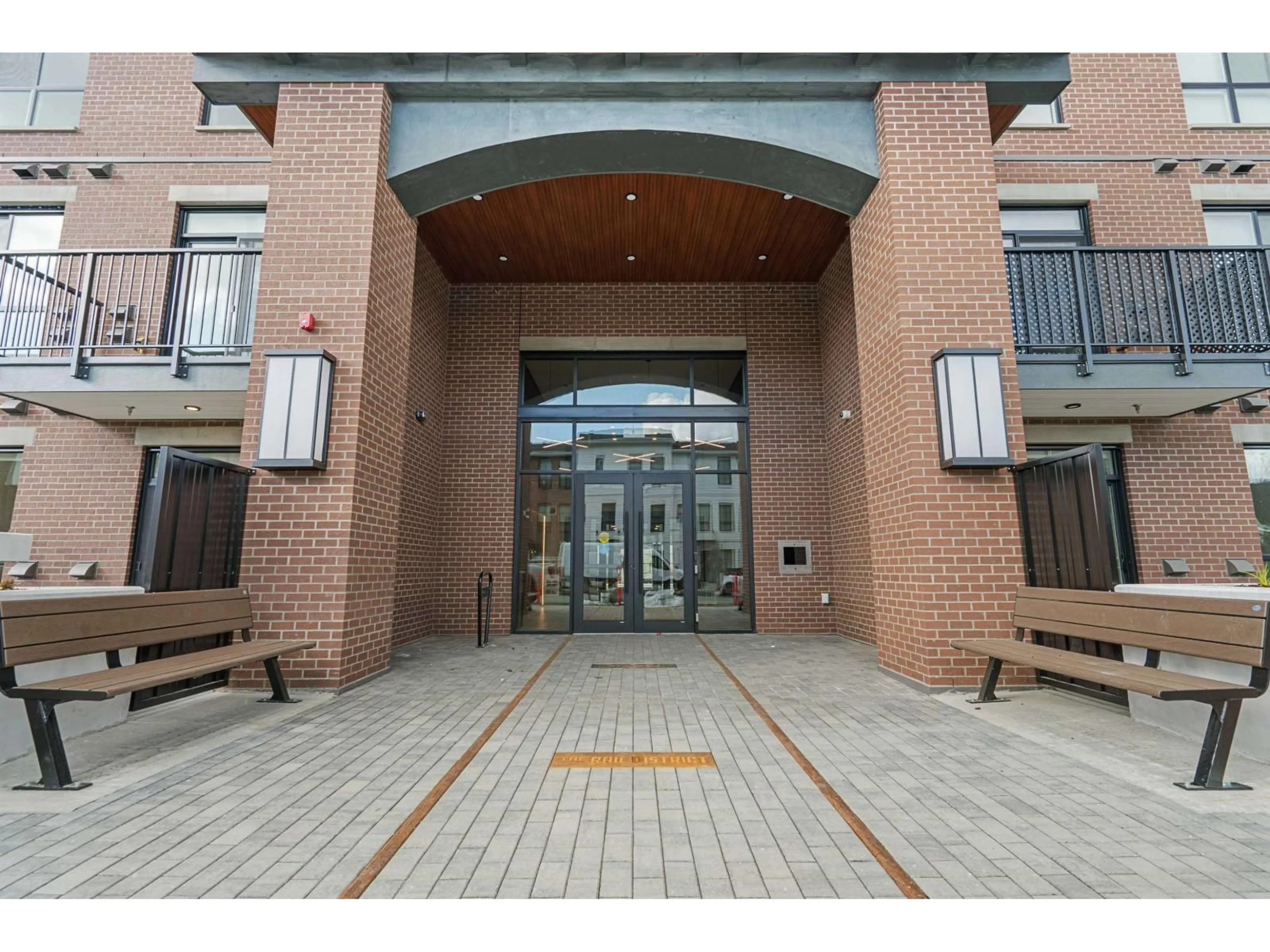 Indoor foyer for 103 - 2771 MONTROSE AVENUE, Abbotsford British Columbia V2S0R2