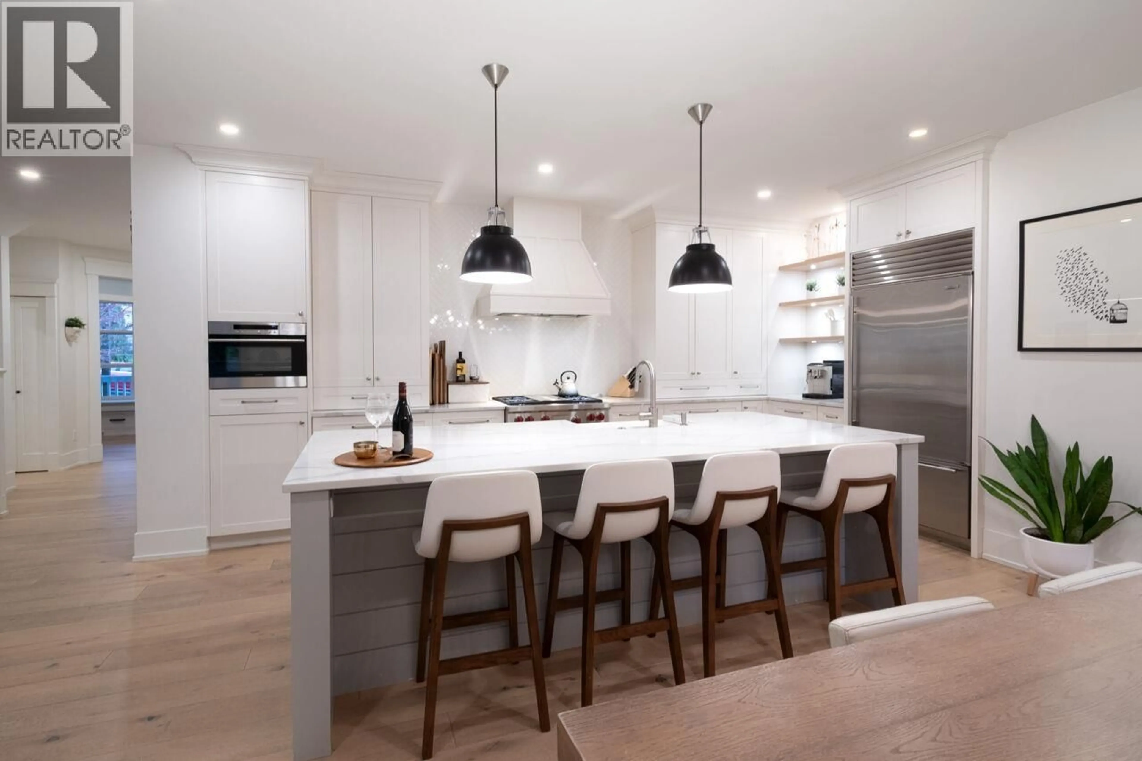 Contemporary kitchen, unknown for 75 HOLLY DRIVE, Port Moody British Columbia V3H5M5