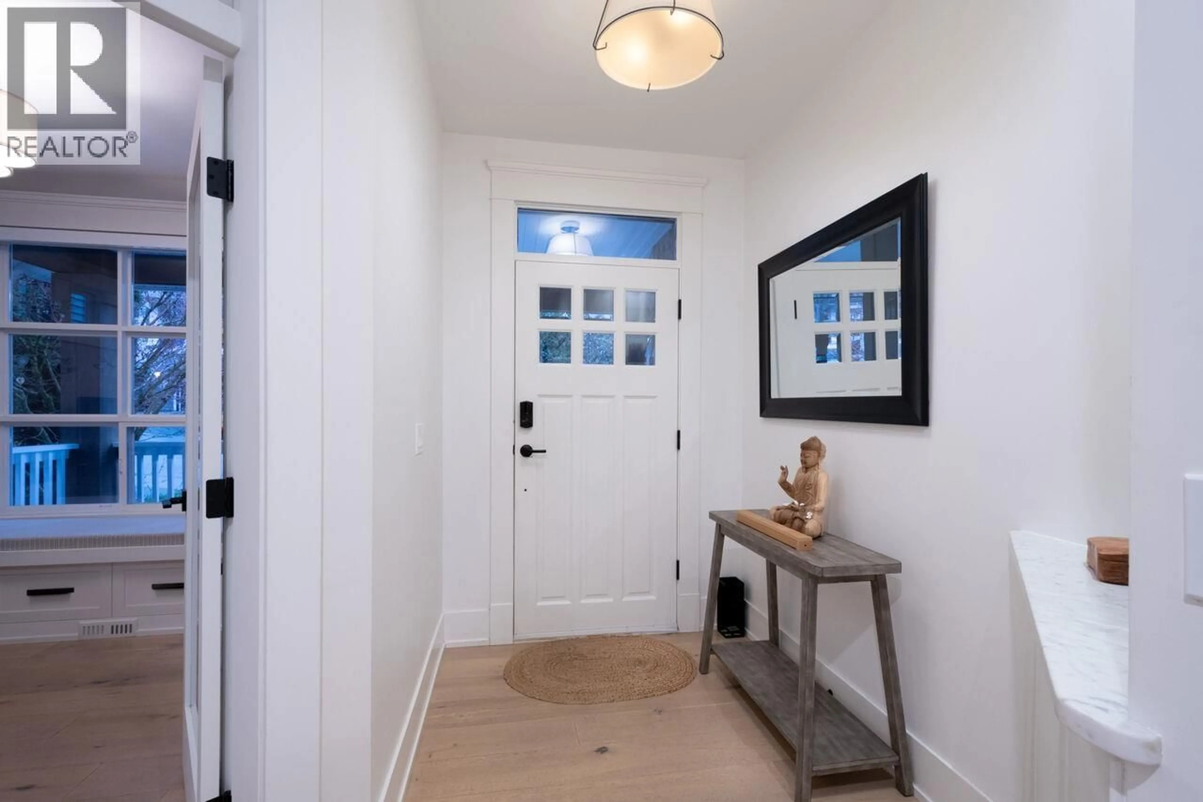 Indoor entryway for 75 HOLLY DRIVE, Port Moody British Columbia V3H5M5