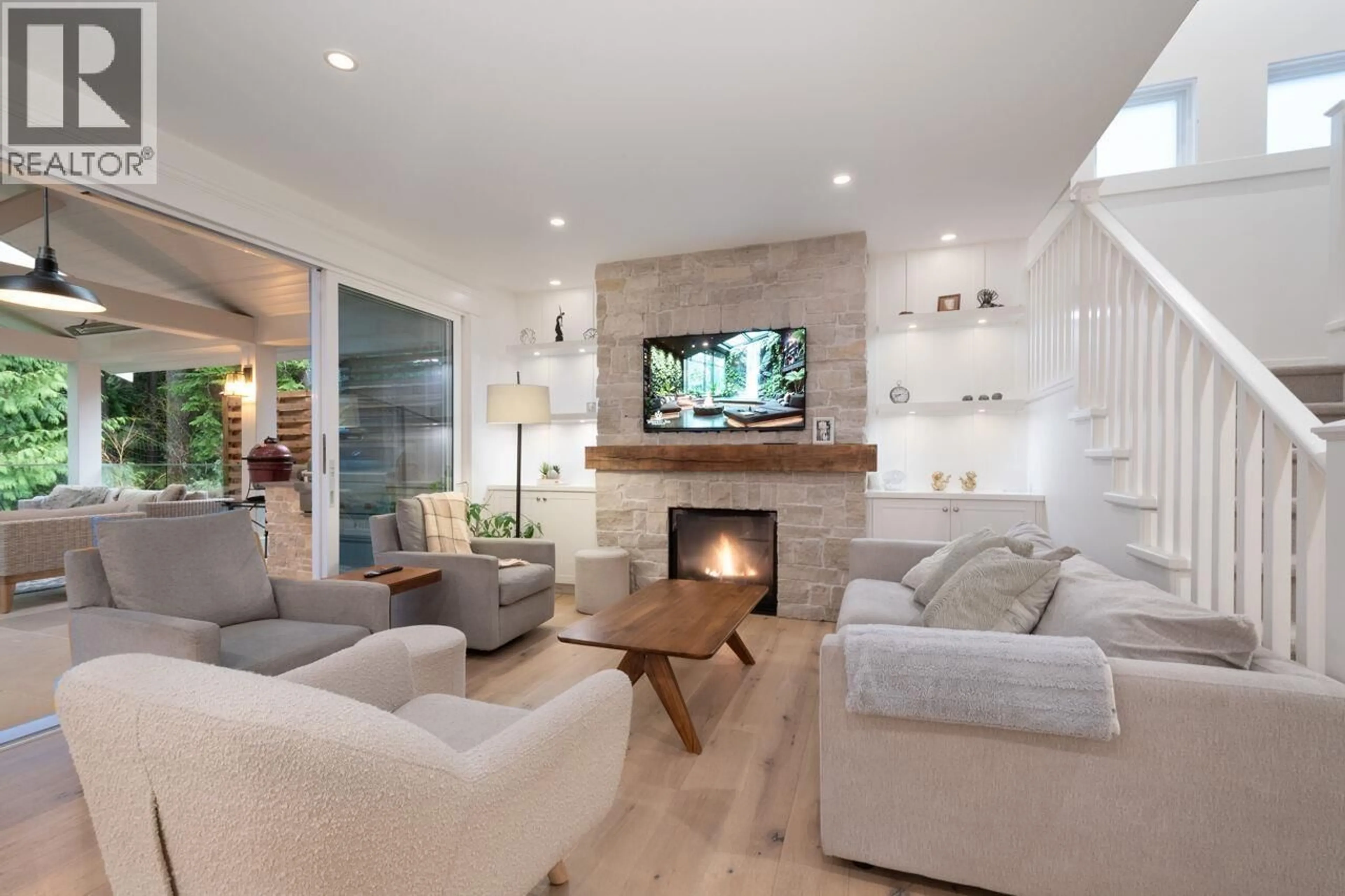 Living room with furniture, unknown for 75 HOLLY DRIVE, Port Moody British Columbia V3H5M5