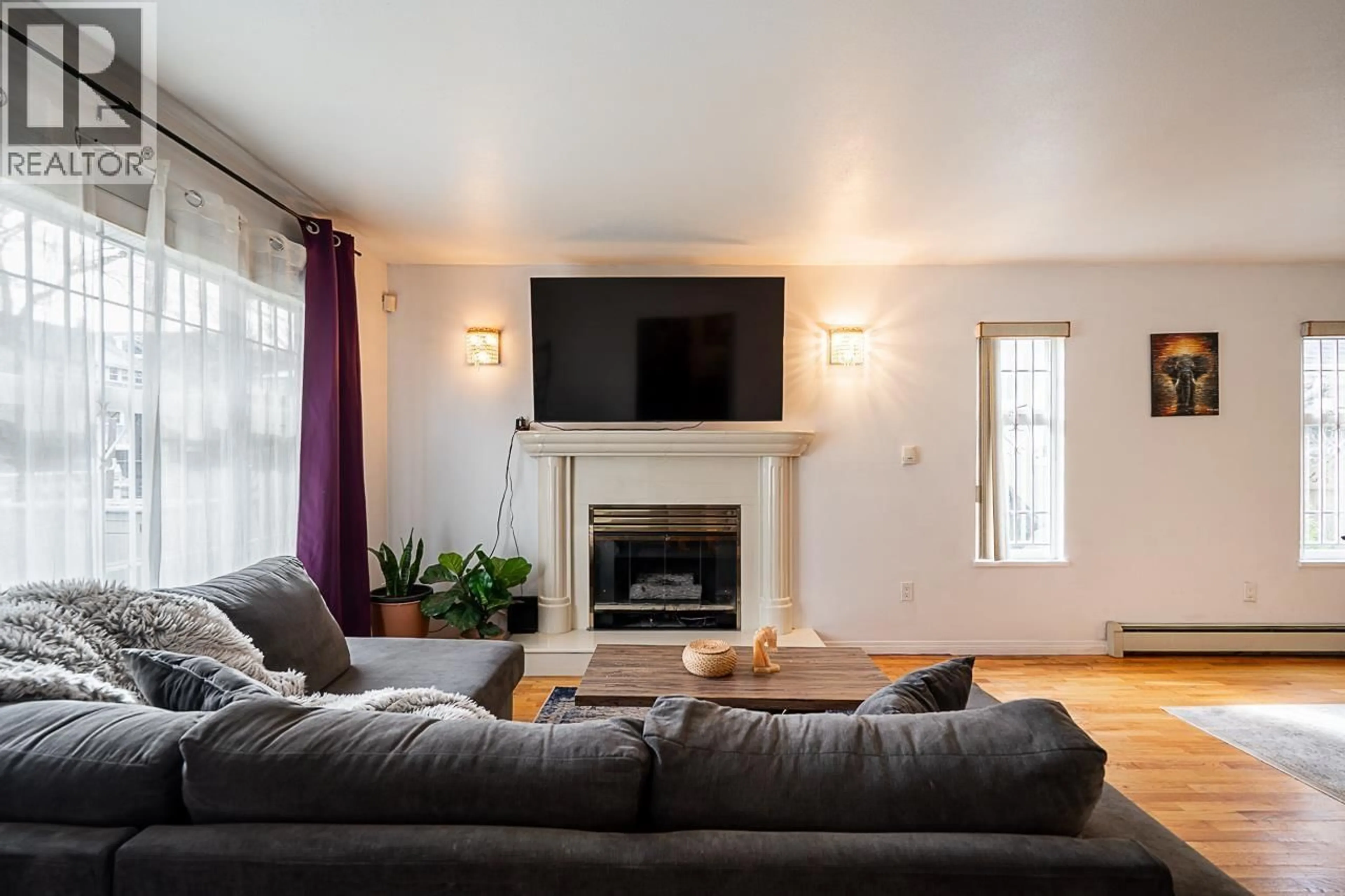 Living room with furniture, unknown for 1407 12TH AVENUE, Vancouver British Columbia V5N2A1