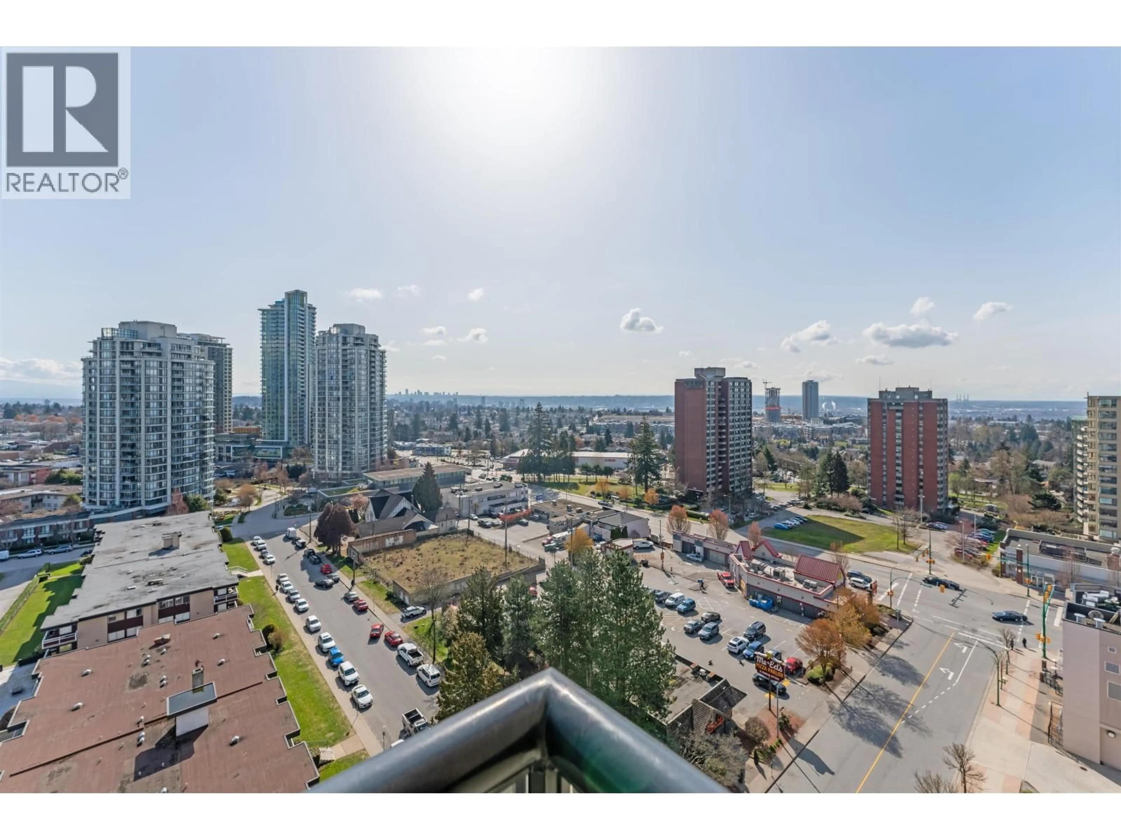A pic from outside/outdoor area/front of a property/back of a property/a pic from drone, city buildings view from balcony for 1606 - 7063 HALL AVENUE, Burnaby British Columbia V5E0A5