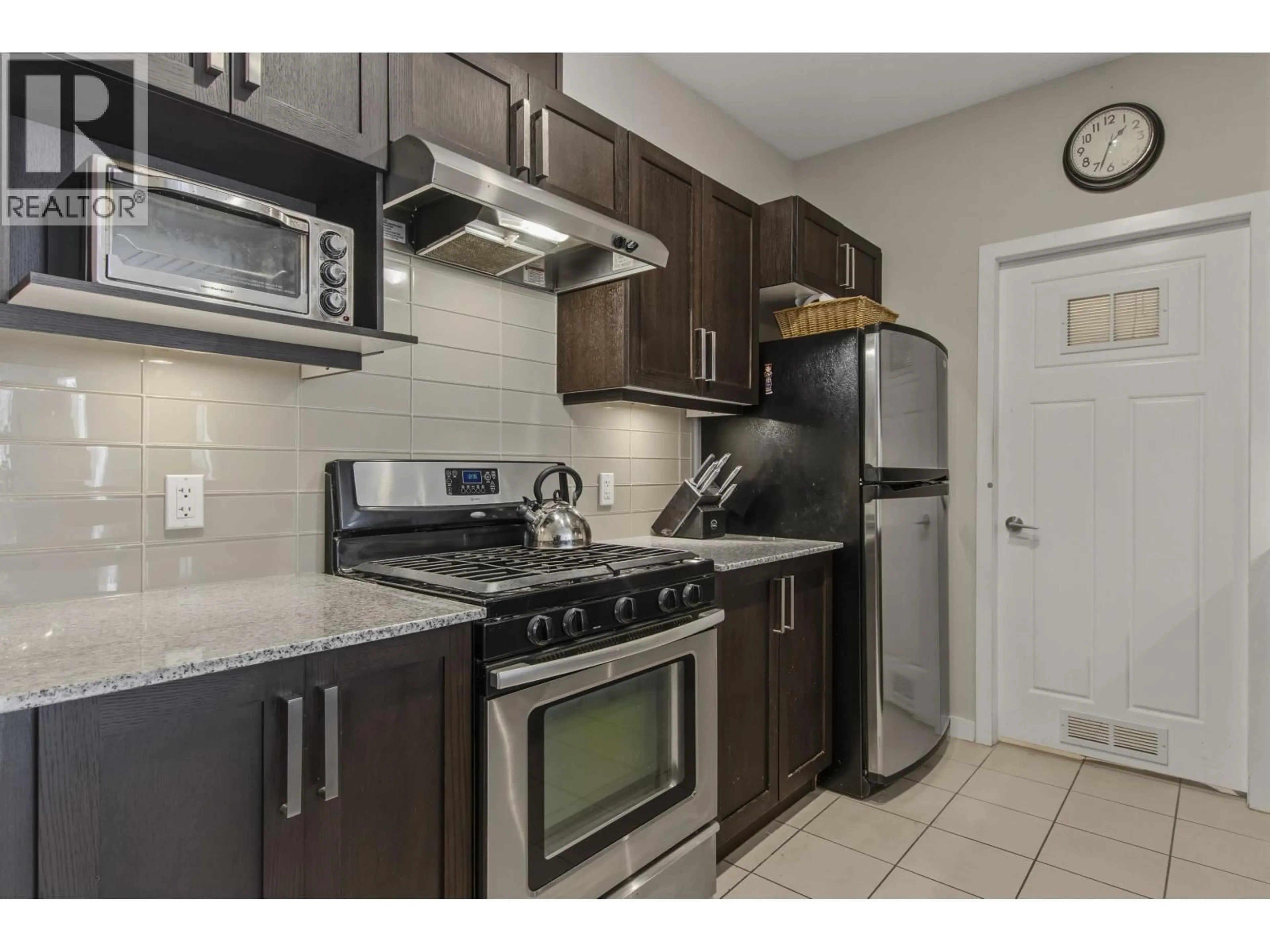 Standard kitchen, unknown for 612 - 1212 MAIN STREET, Squamish British Columbia V8B0S1