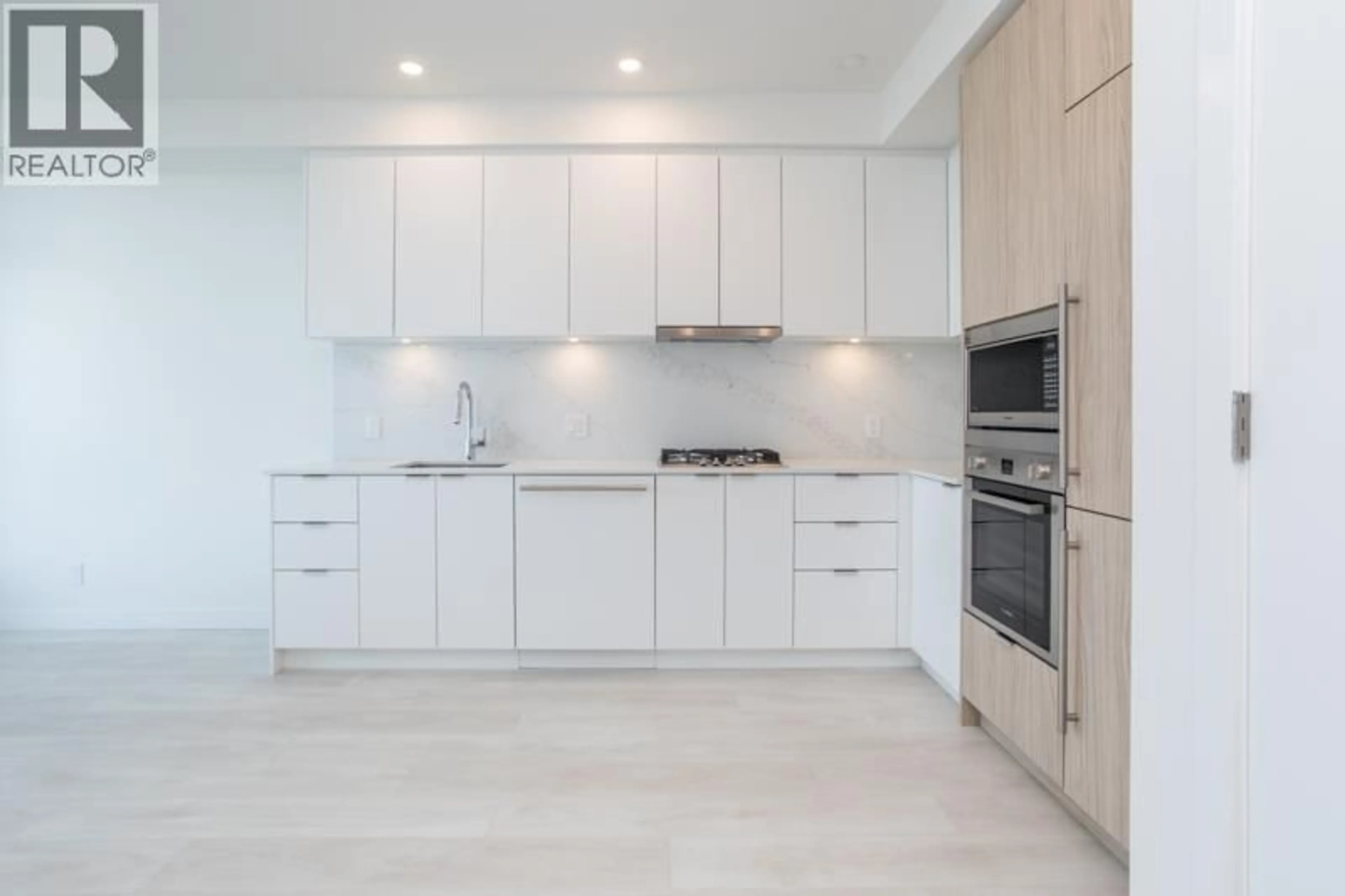 Open concept kitchen, ceramic/tile floor for 2906 - 537 COTTONWOOD AVENUE, Coquitlam British Columbia V3J0S4