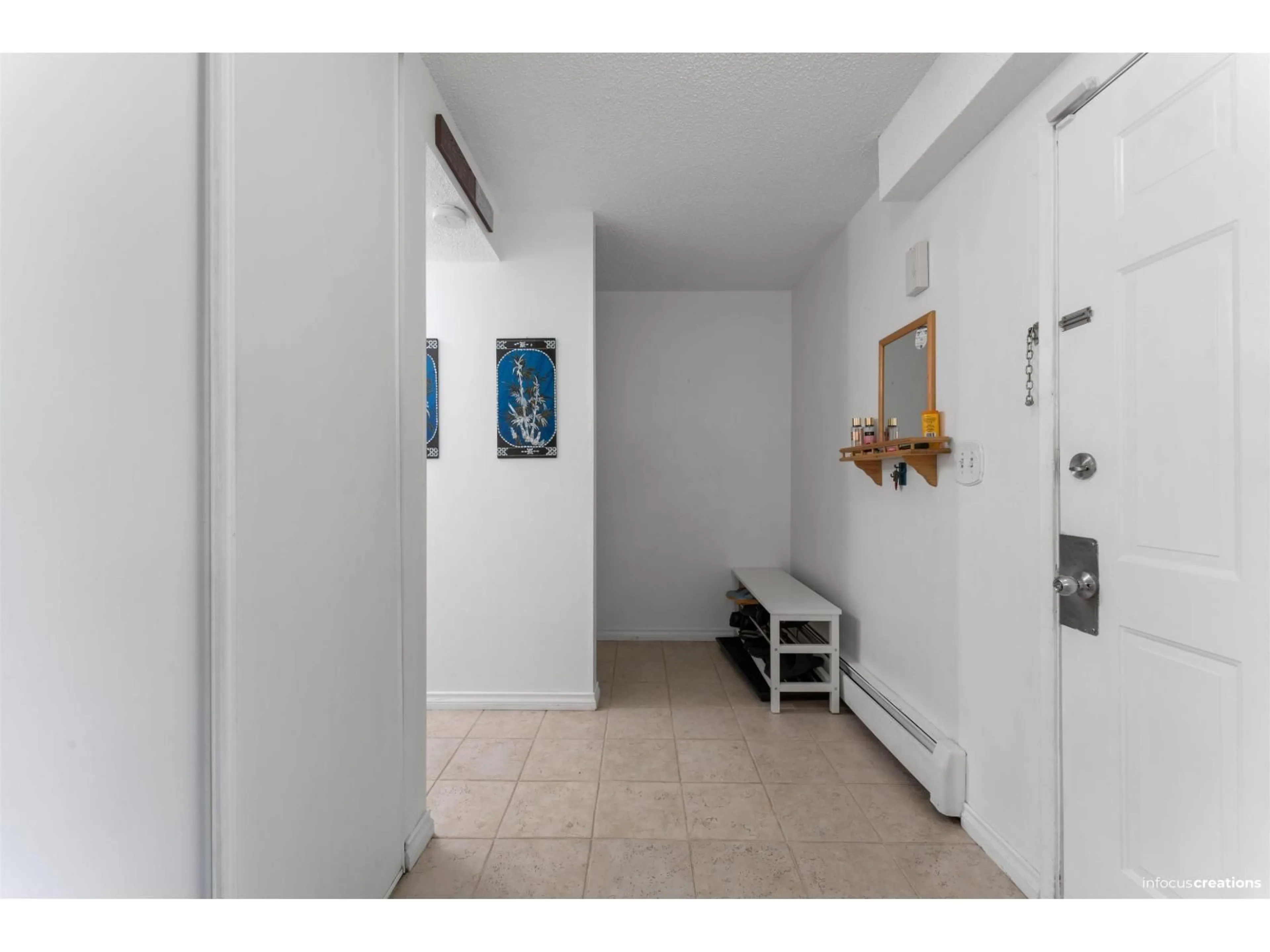 Indoor entryway for 207 - 13931 74 AVENUE, Surrey British Columbia V3W6G6