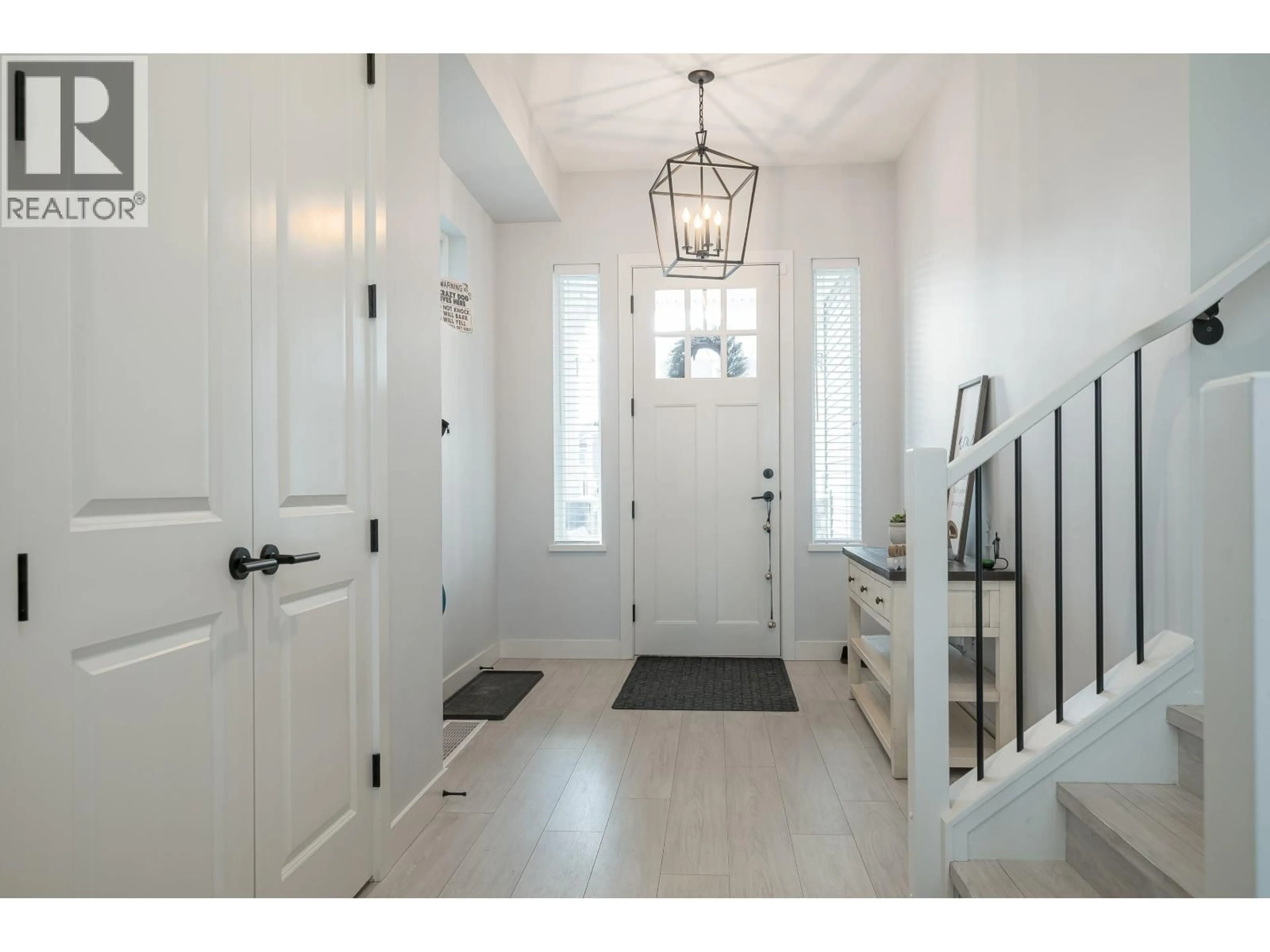 Indoor entryway for 23171 113B AVENUE, Maple Ridge British Columbia V2X4K6