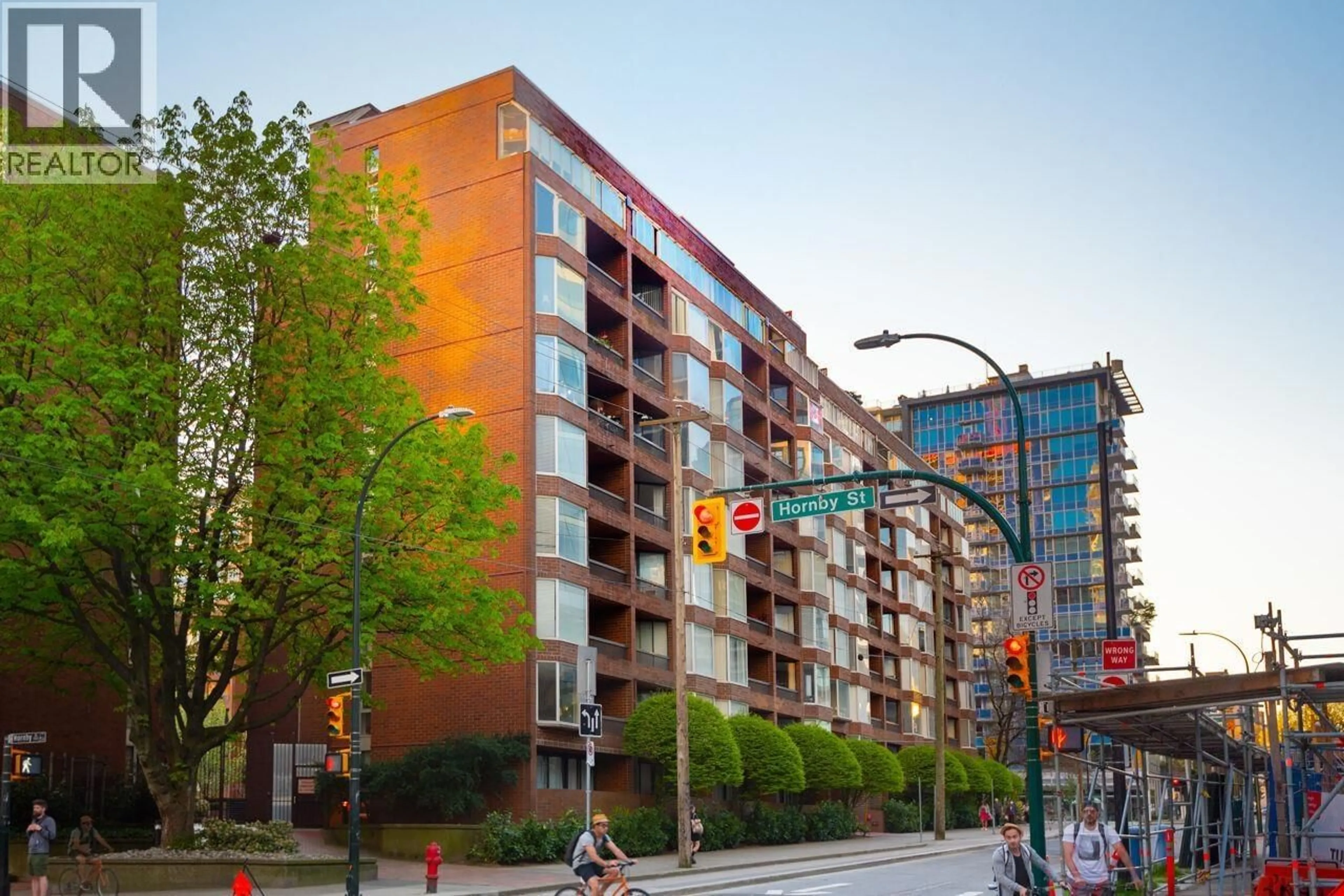 Patio, street for 211 - 950 DRAKE STREET, Vancouver British Columbia V6Z2B9