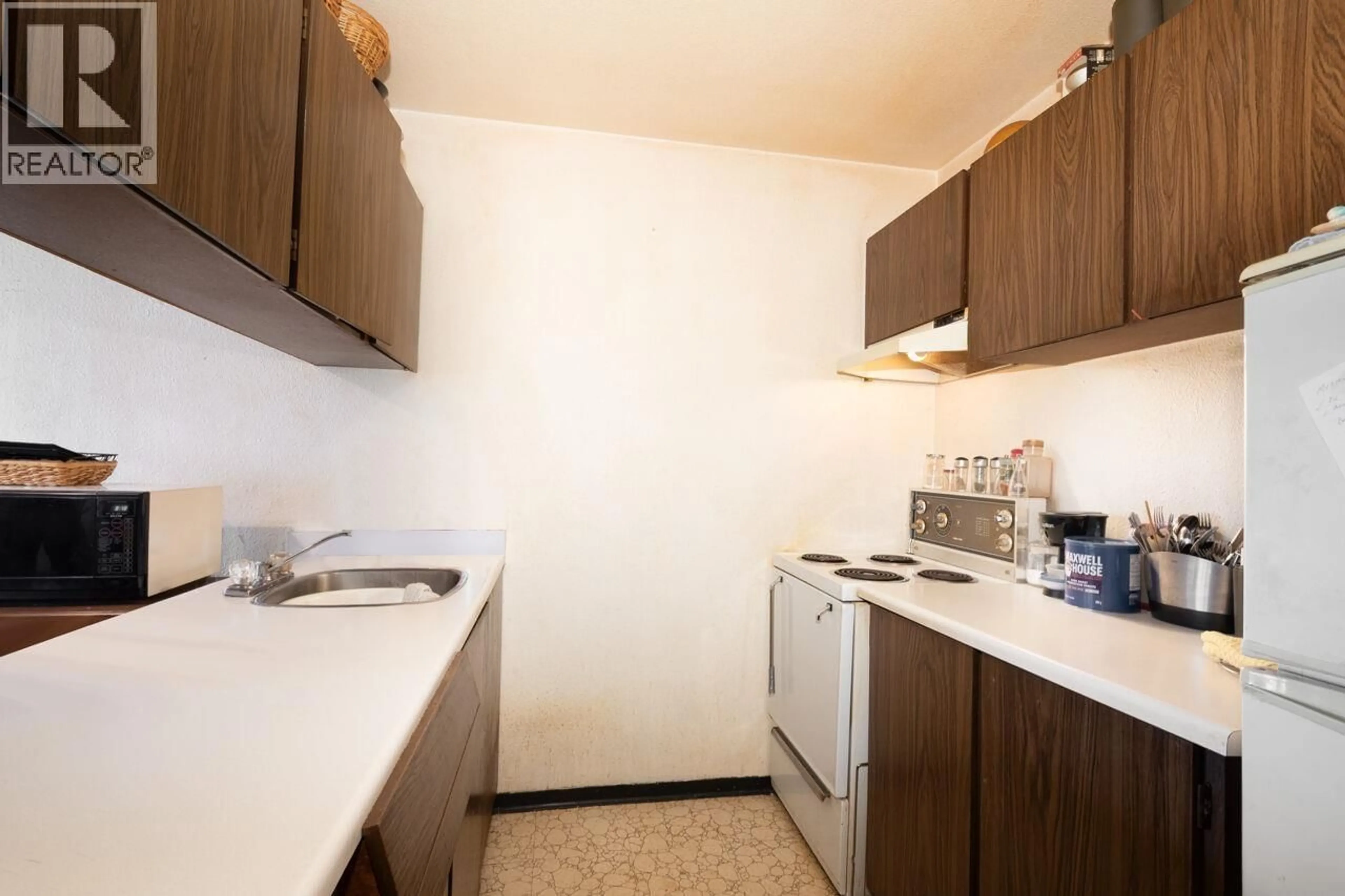 Standard kitchen, unknown for 211 - 950 DRAKE STREET, Vancouver British Columbia V6Z2B9