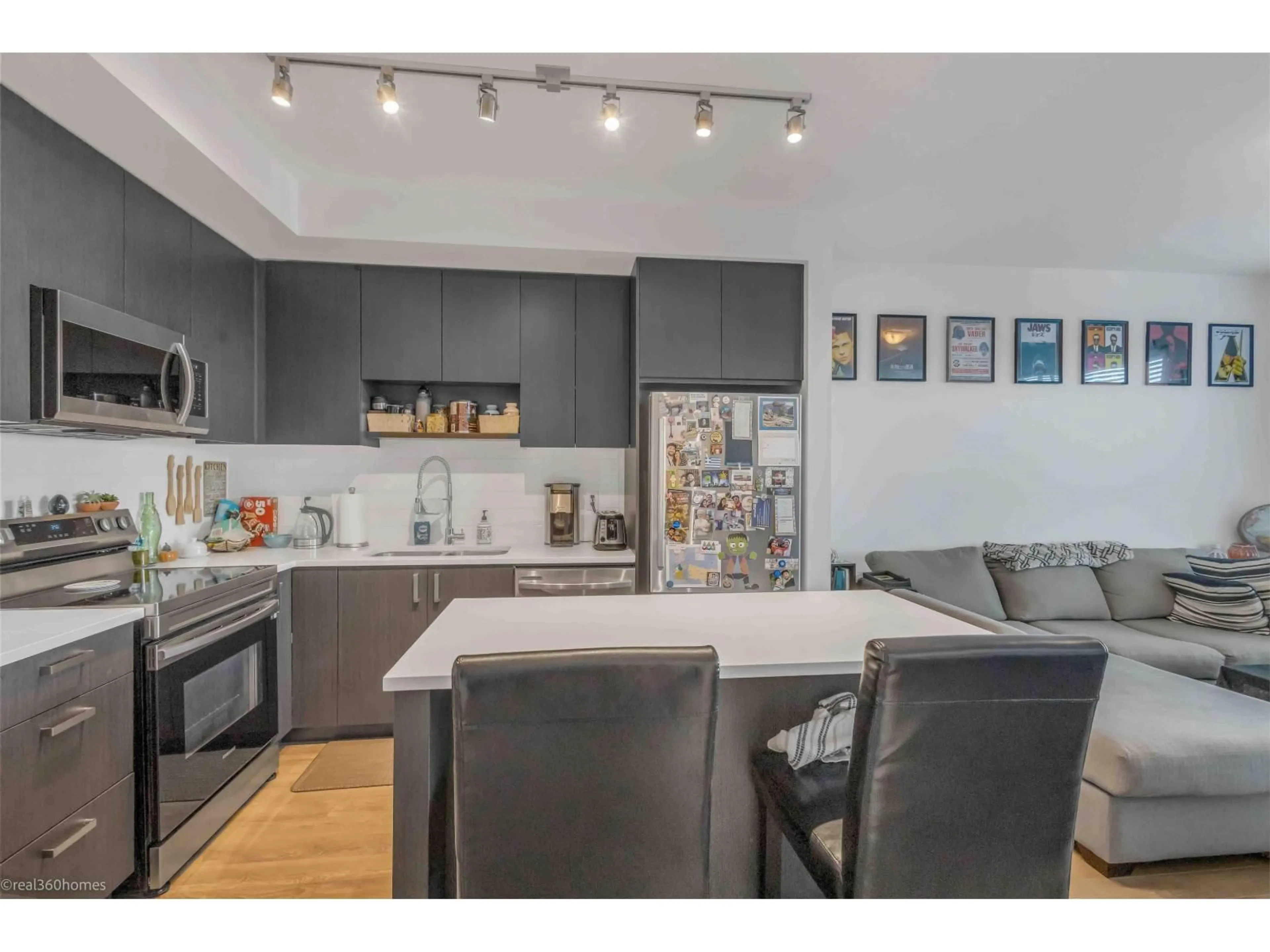 Open concept kitchen, unknown for 313 - 13623 81A AVENUE, Surrey British Columbia V3W3N7