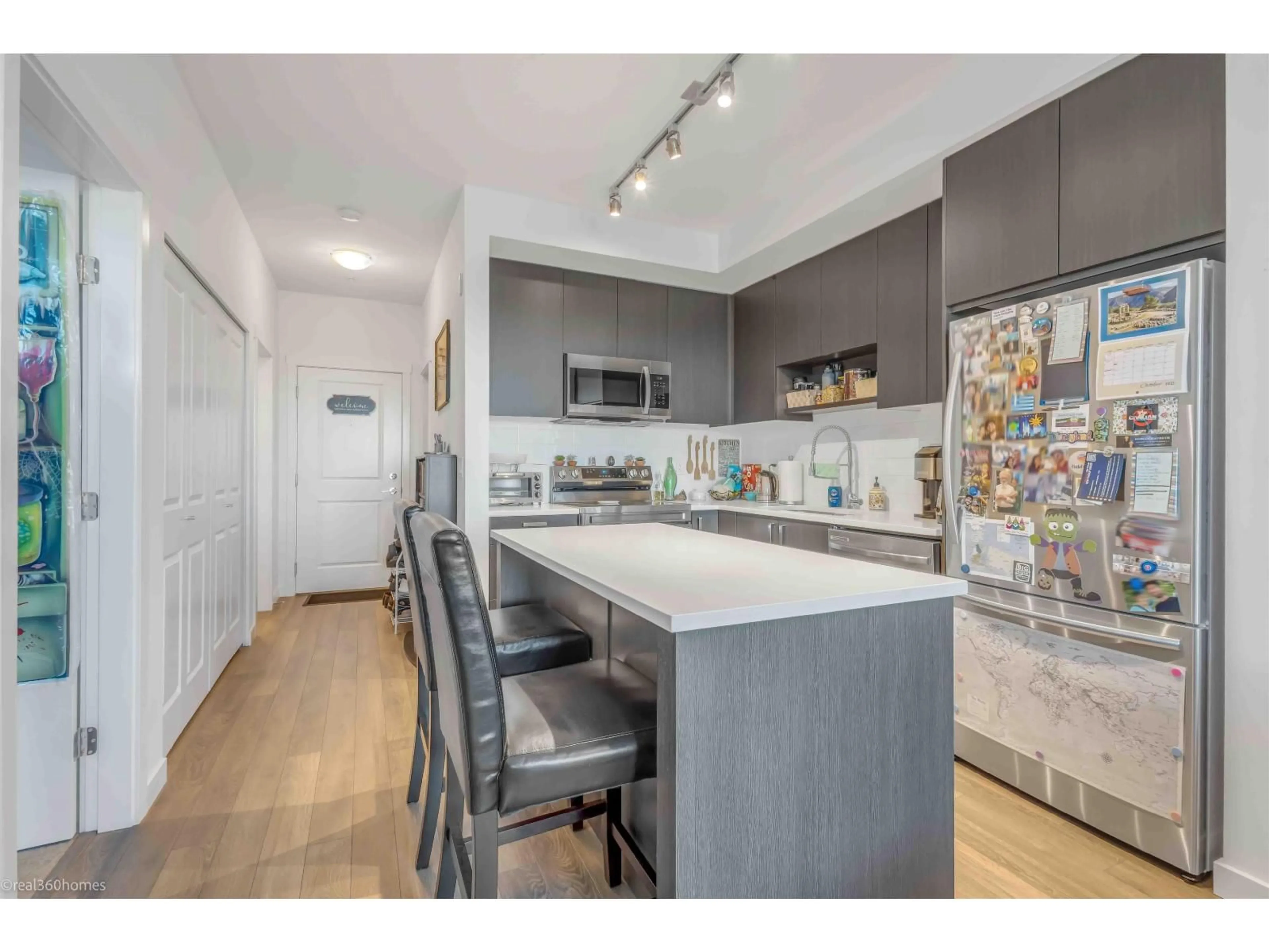 Open concept kitchen, unknown for 313 - 13623 81A AVENUE, Surrey British Columbia V3W3N7