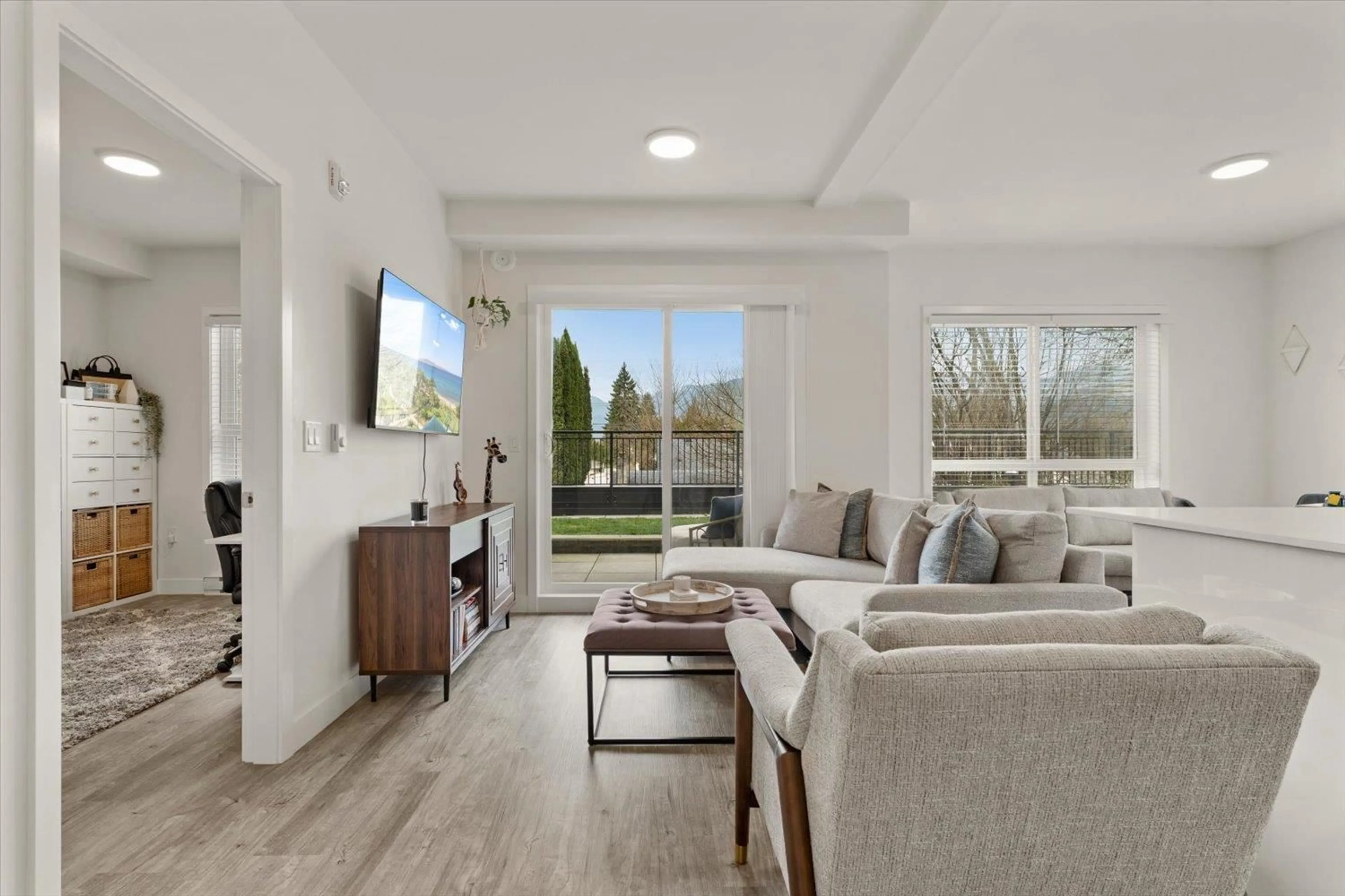 Living room with furniture, unknown for 112 - 9450 ROBSON STREET, Chilliwack British Columbia V2P0L7