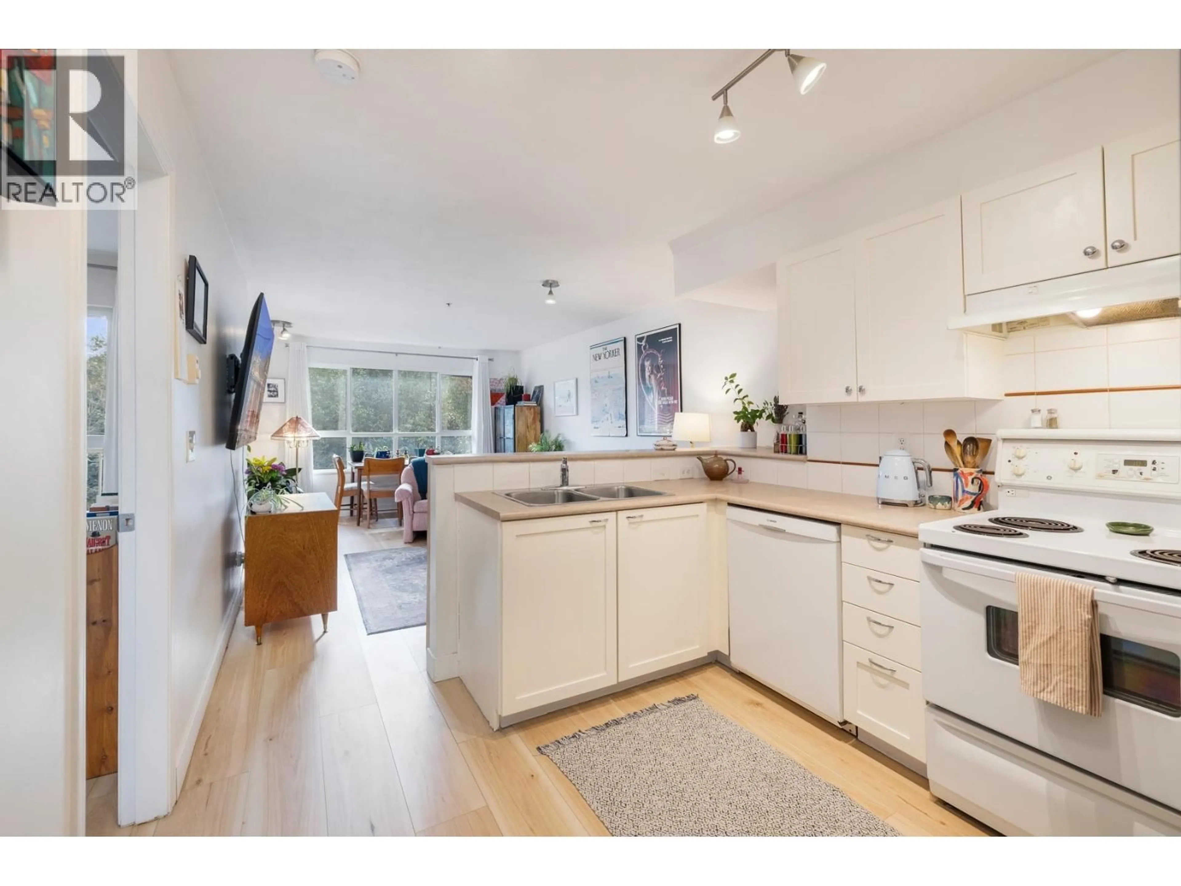 Open concept kitchen, unknown for 207 - 5355 BOUNDARY ROAD, Vancouver British Columbia V5R6G2