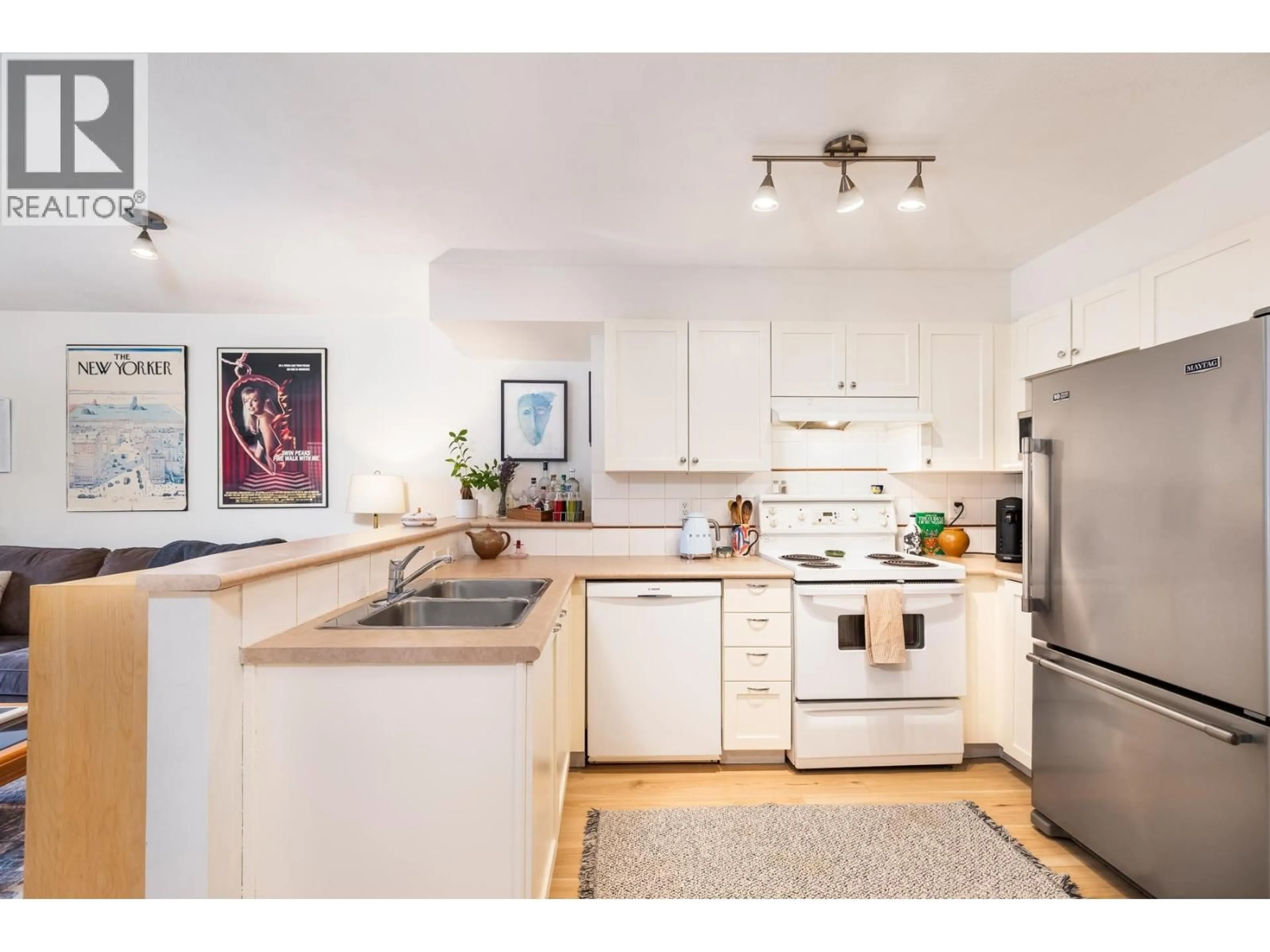 Open concept kitchen, unknown for 207 - 5355 BOUNDARY ROAD, Vancouver British Columbia V5R6G2