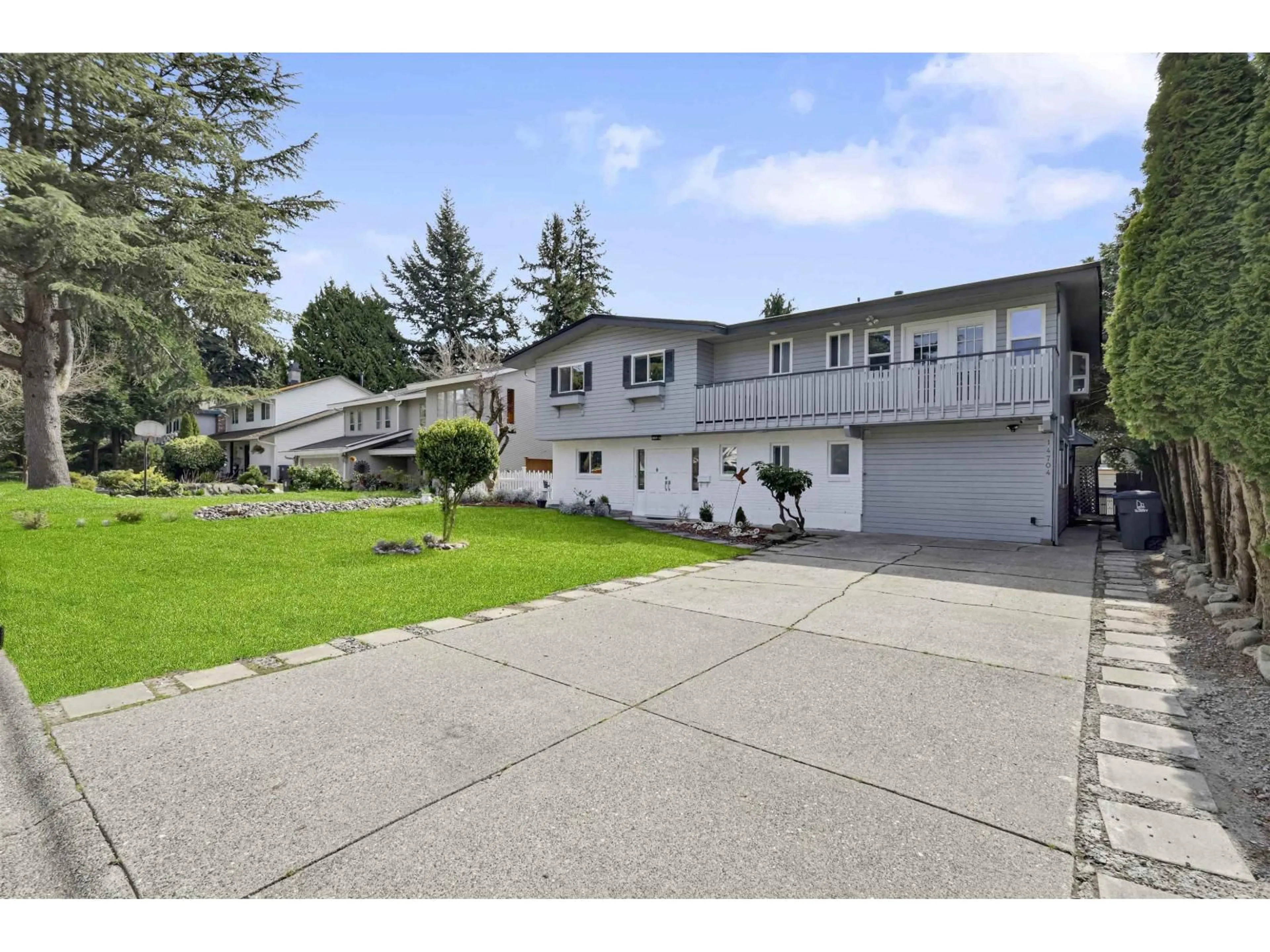 A pic from outside/outdoor area/front of a property/back of a property/a pic from drone, street for 14704 16A AVENUE, Surrey British Columbia V4A5M7