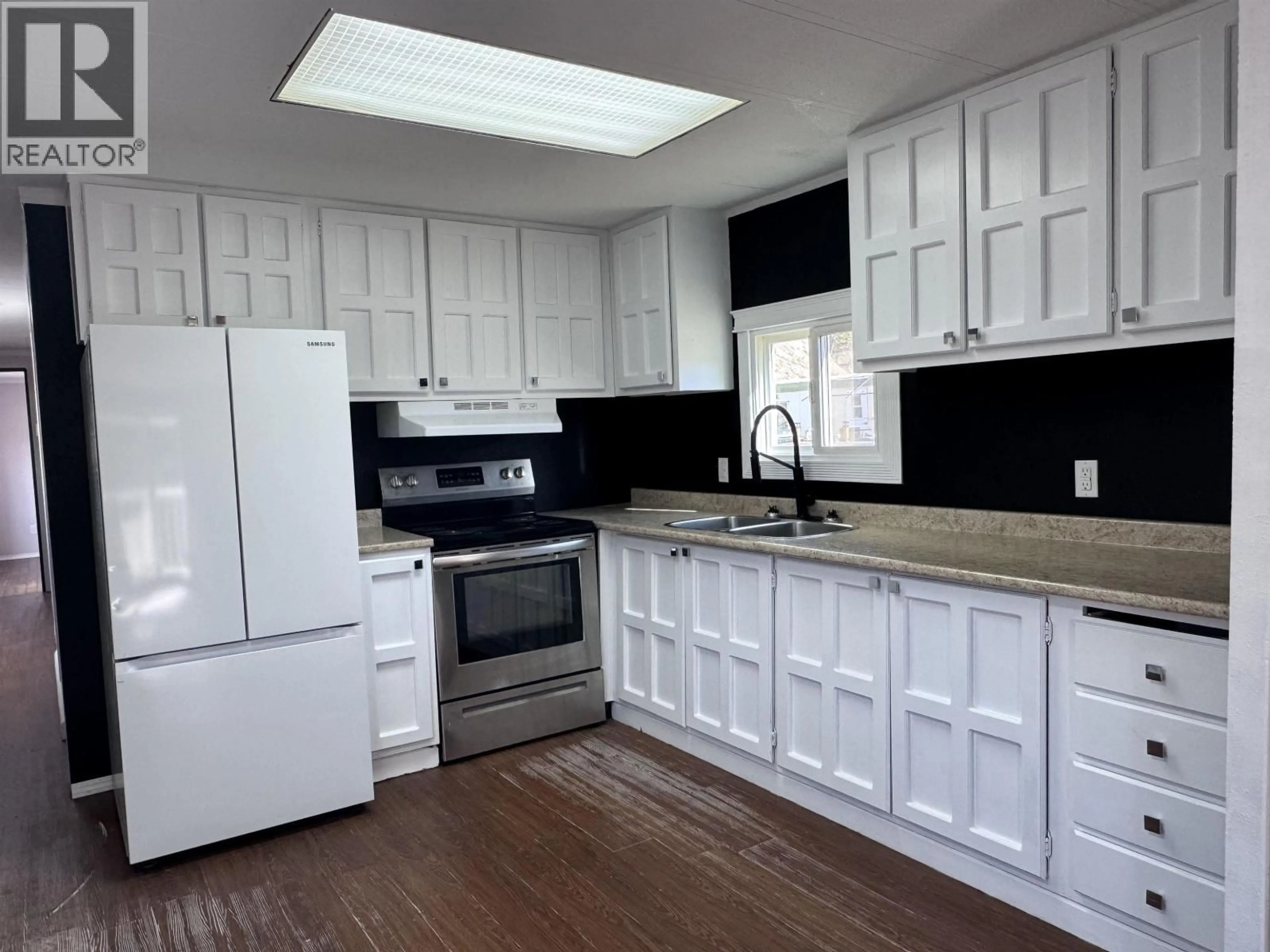 Standard kitchen, unknown for T7 - 560 SODA CREEK ROAD, Williams Lake British Columbia V2G1M3