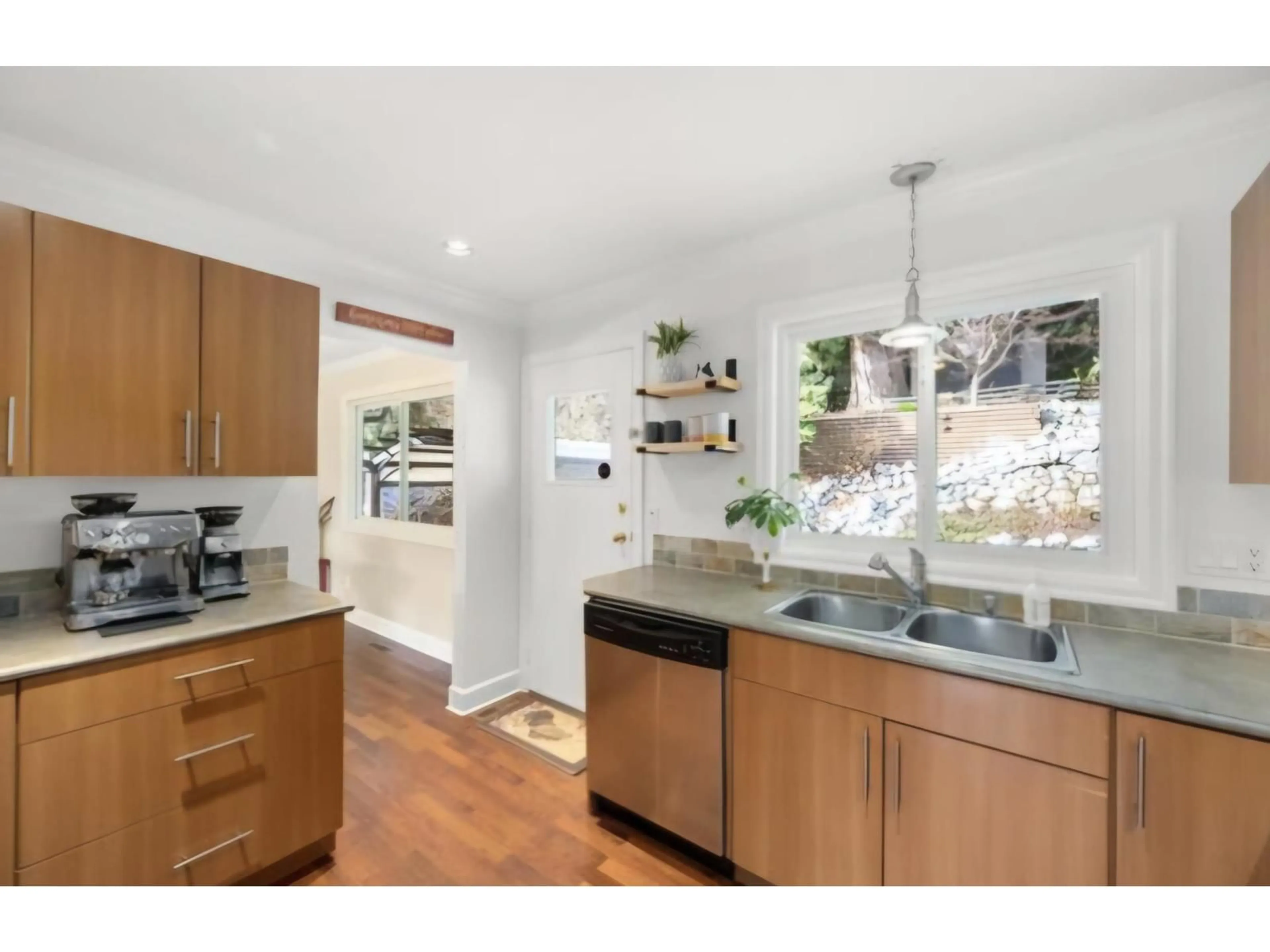 Open concept kitchen, unknown for 8055 CARIBOU STREET, Mission British Columbia V2V5R1