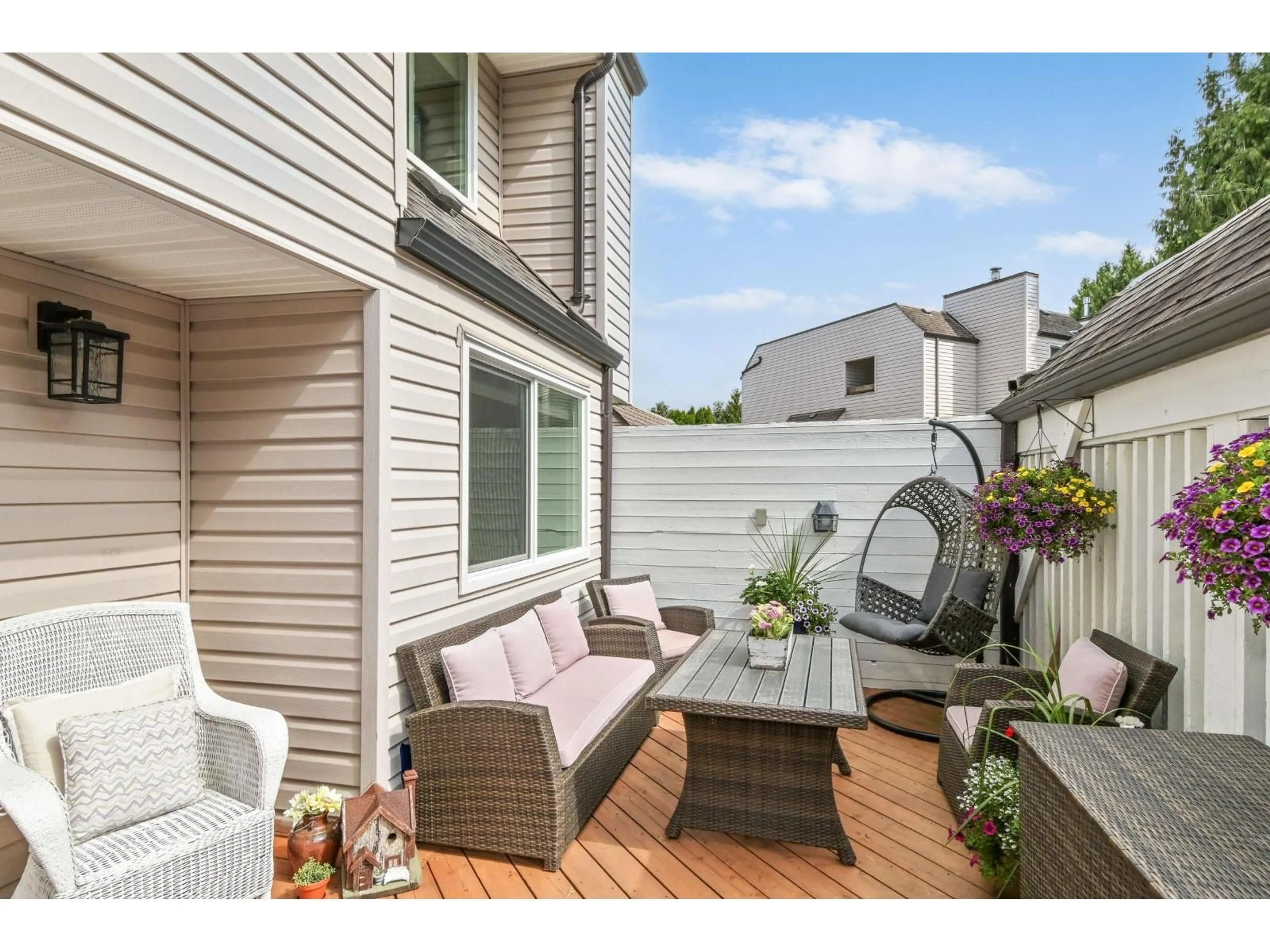 Patio, street for 105 - 5074 201A STREET, Langley British Columbia V3A5M8