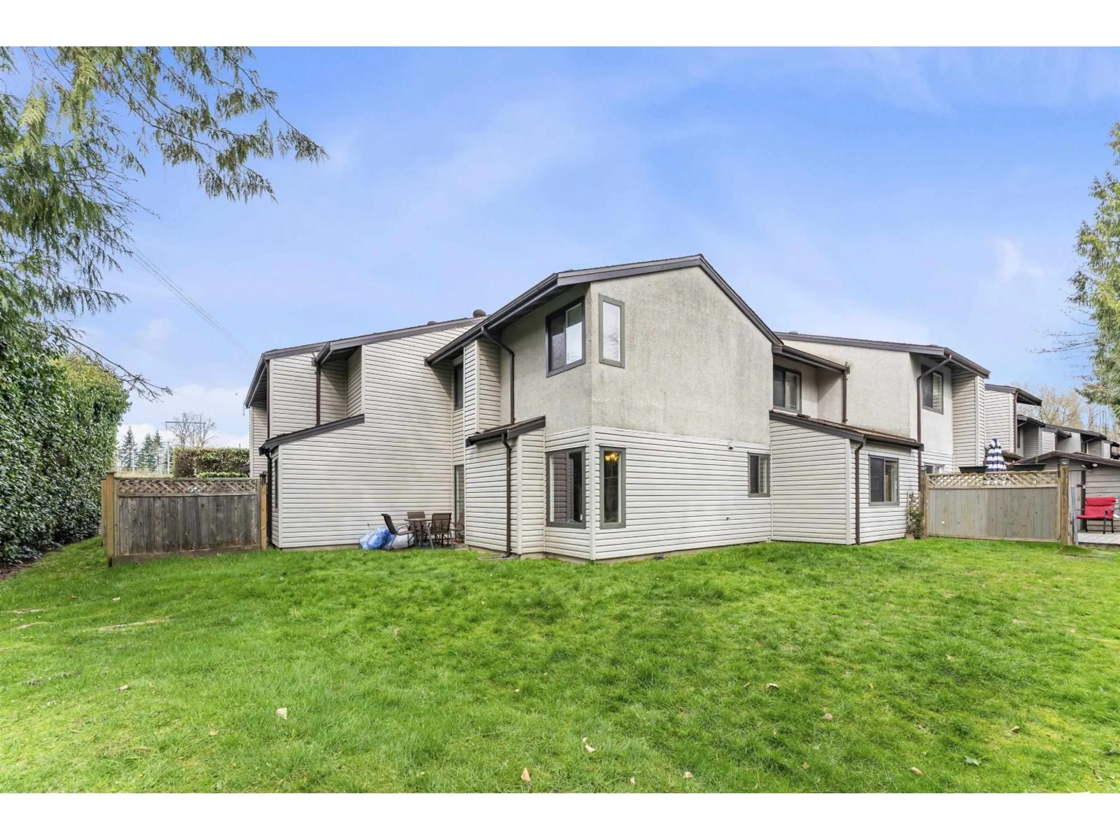 Unknown for 40 - 9955 140TH STREET, Surrey British Columbia V3T4M4