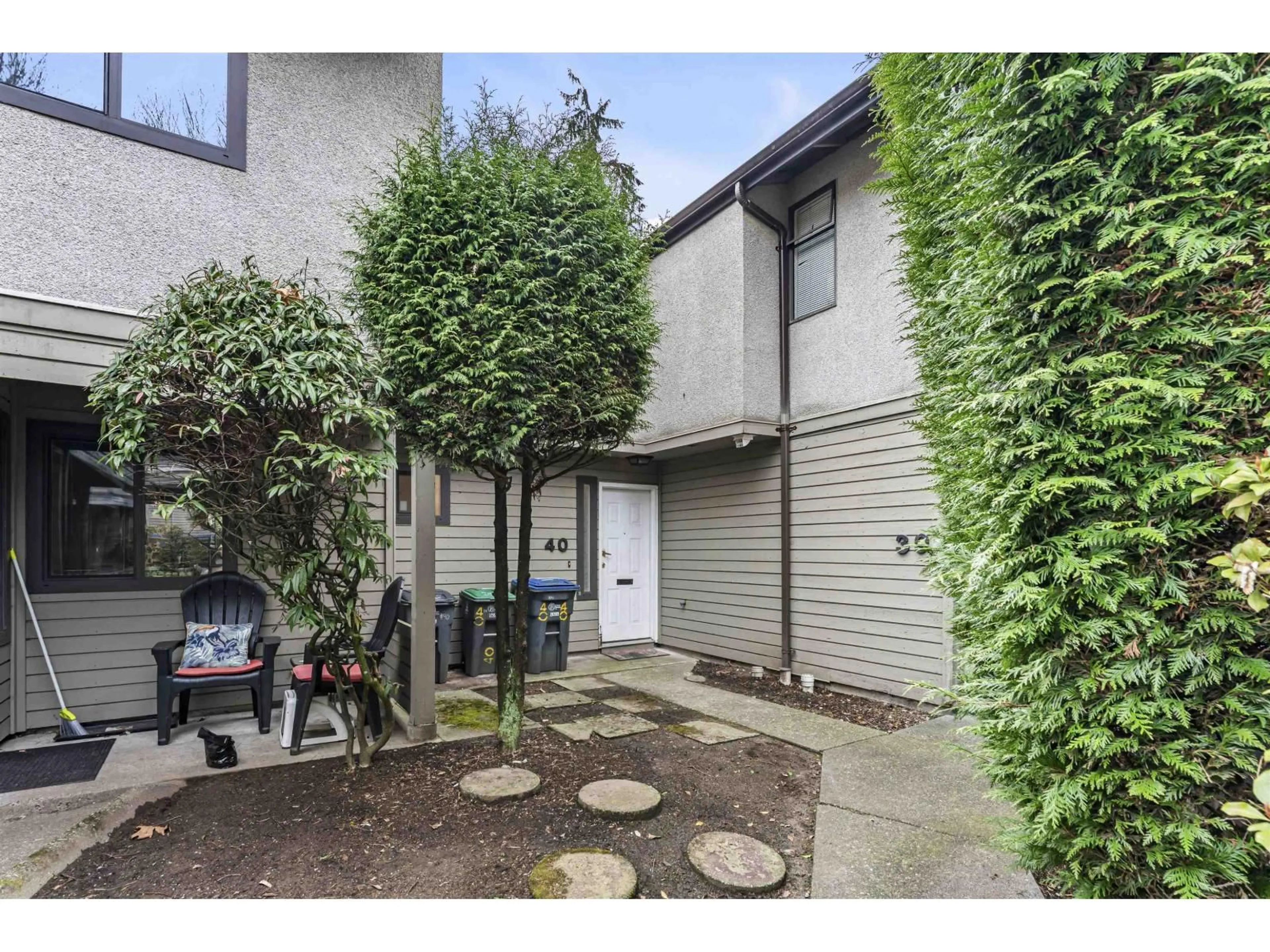 A pic from outside/outdoor area/front of a property/back of a property/a pic from drone, street for 40 - 9955 140TH STREET, Surrey British Columbia V3T4M4
