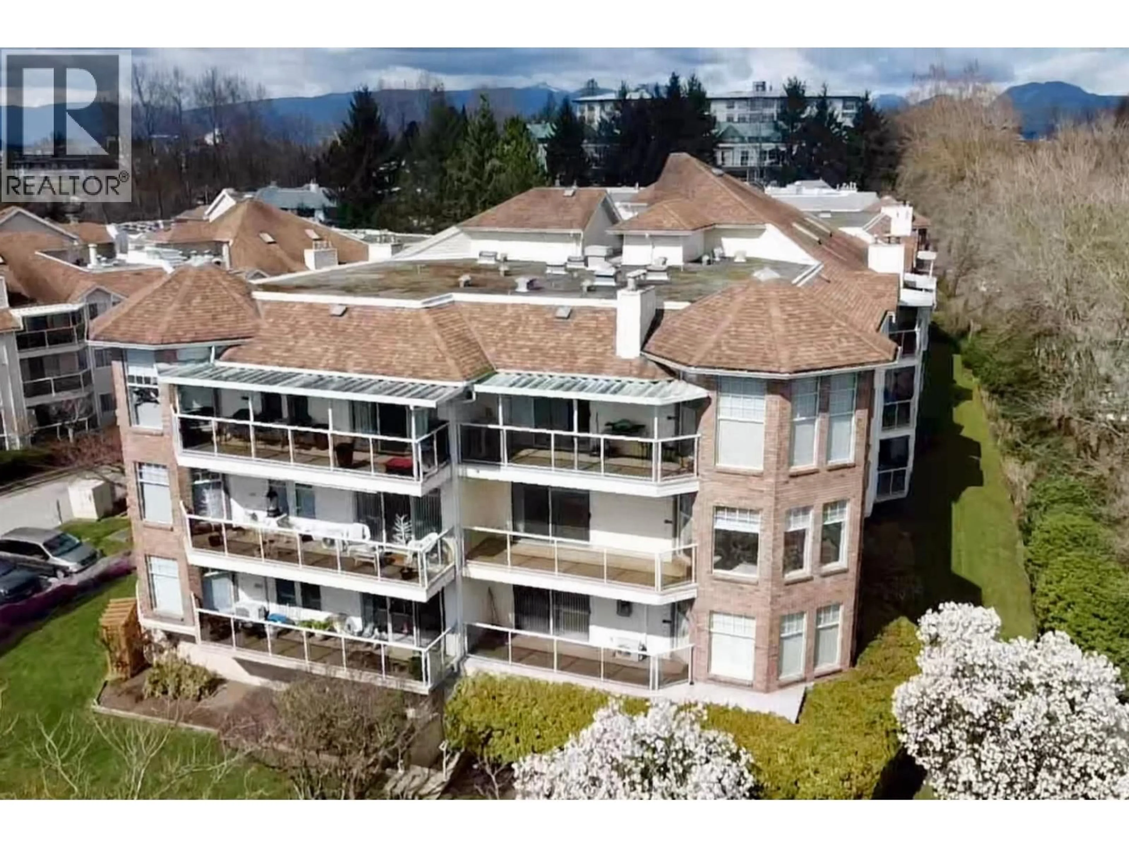 A pic from outside/outdoor area/front of a property/back of a property/a pic from drone, unknown for 203 - 22611 116 AVENUE, Maple Ridge British Columbia V2X0W7