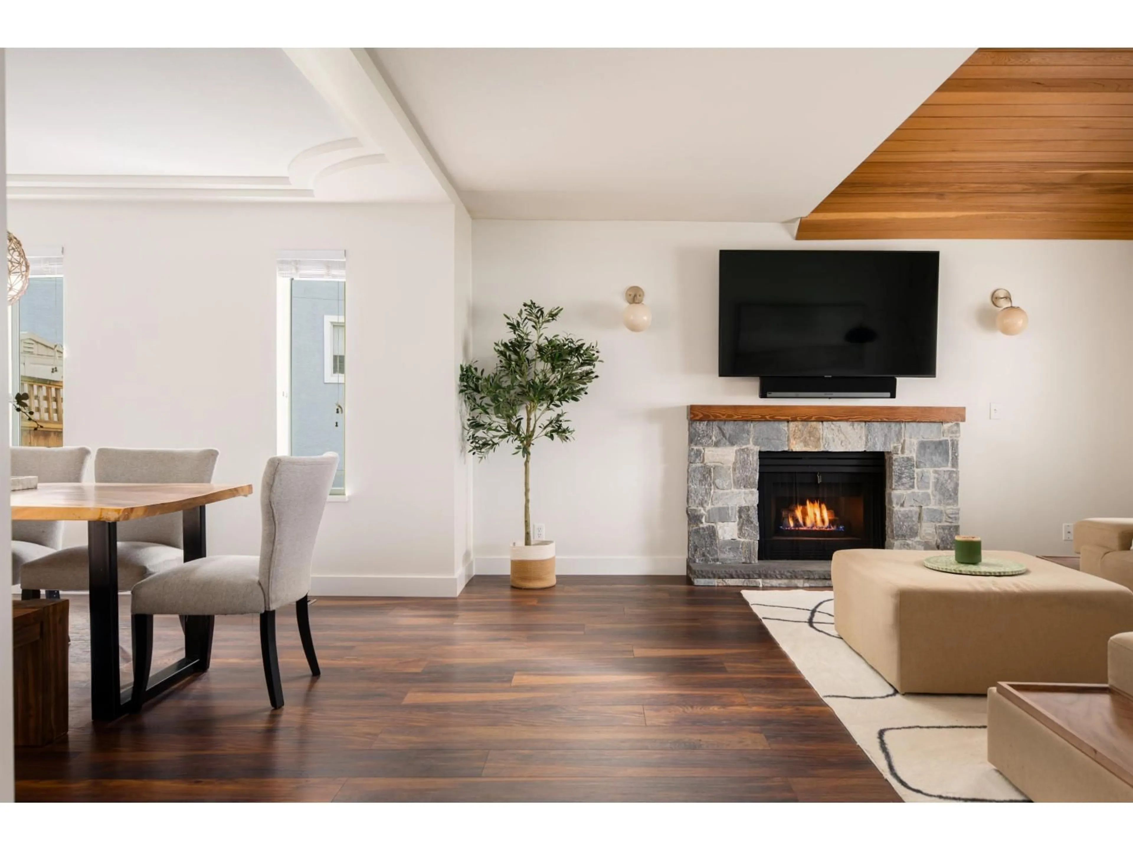 Living room with furniture, wood/laminate floor for 8572 164A STREET, Surrey British Columbia V4N3G8