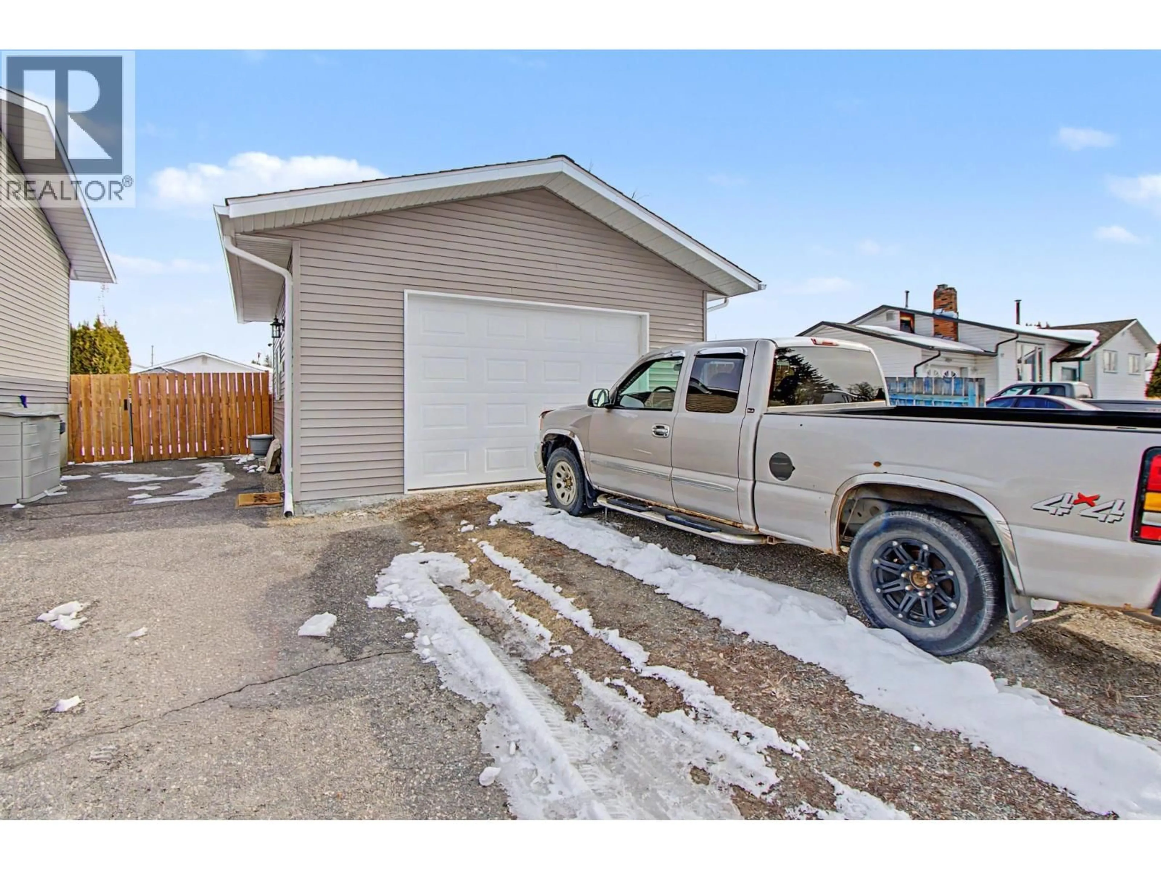 Indoor garage for 3952 ENEMARK CRESCENT, Prince George British Columbia V2N2X7