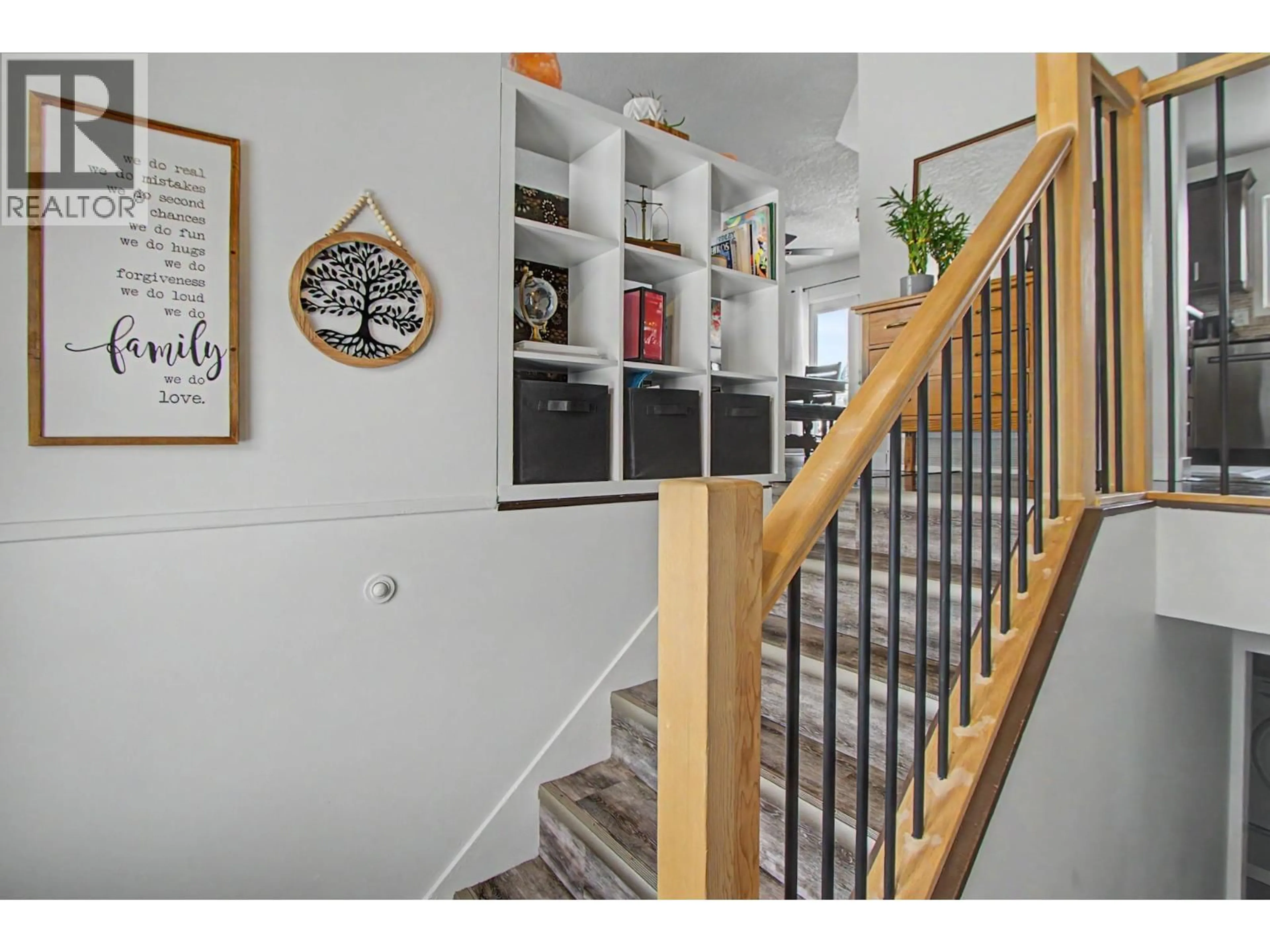 Indoor entryway for 3952 ENEMARK CRESCENT, Prince George British Columbia V2N2X7