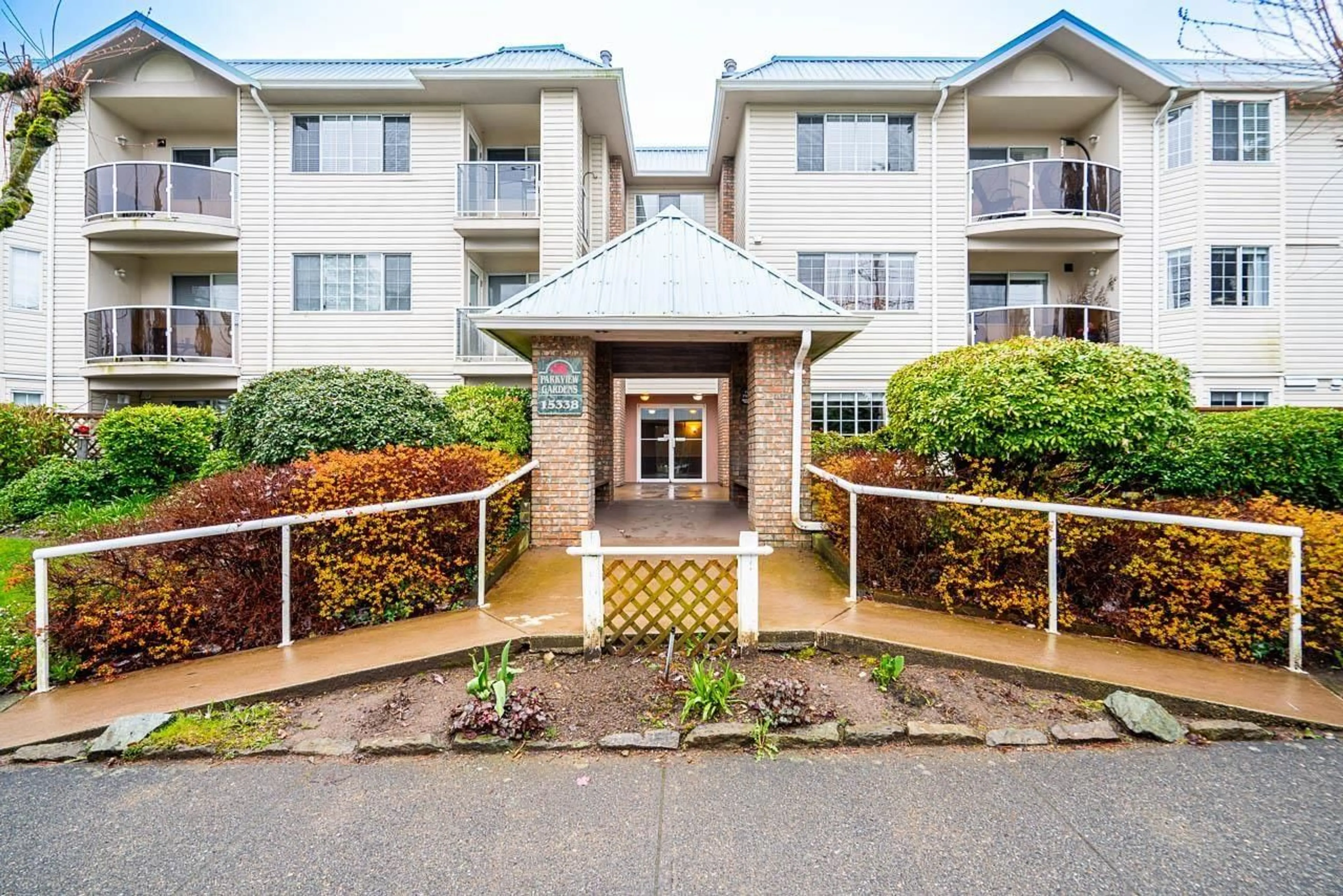 Patio, unknown for 303 - 15338 18 AVENUE, Surrey British Columbia V4A1W8