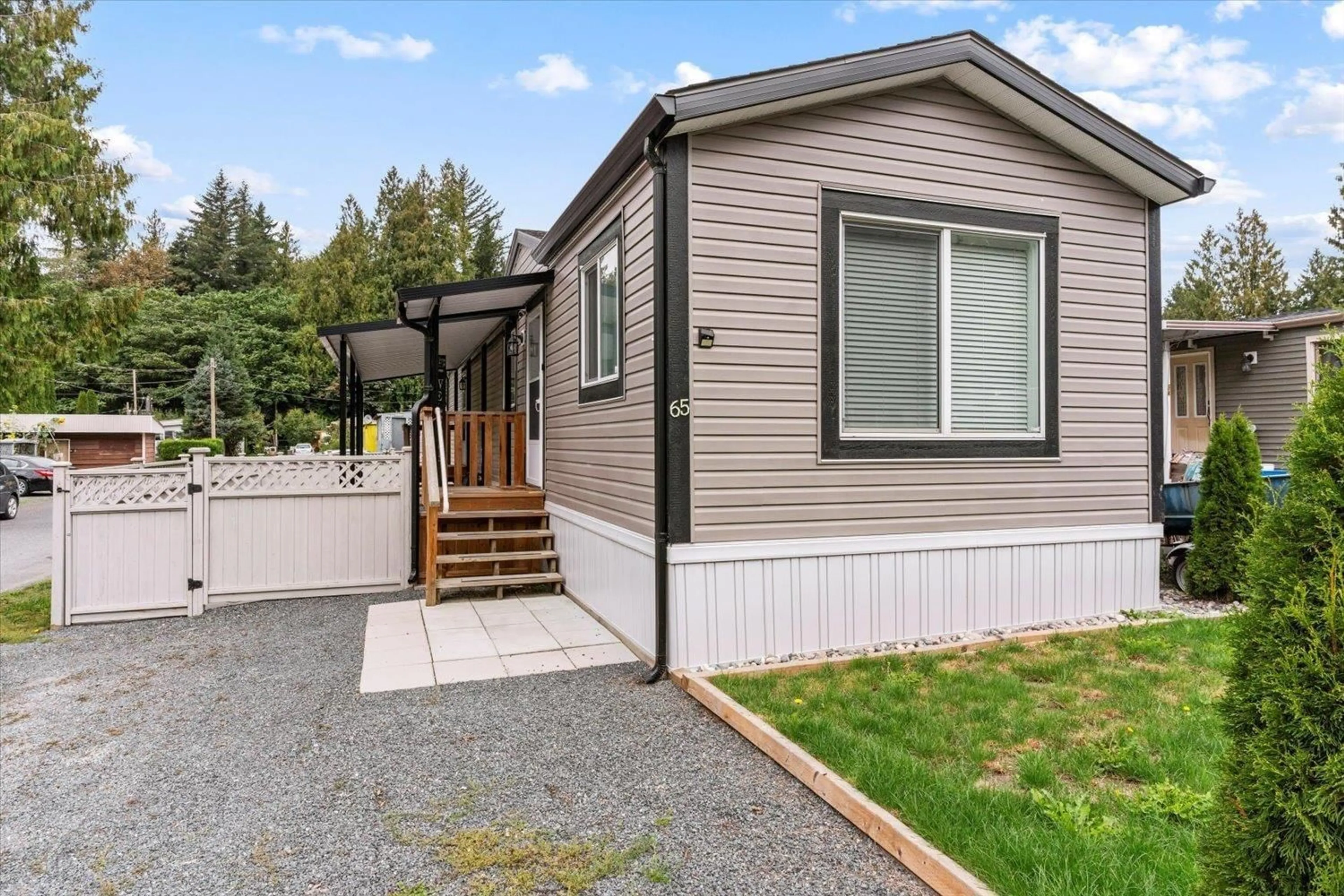 Home with vinyl exterior material, unknown for 65 - 3942 COLUMBIA VALLEY ROAD, Cultus Lake British Columbia V2R5B3