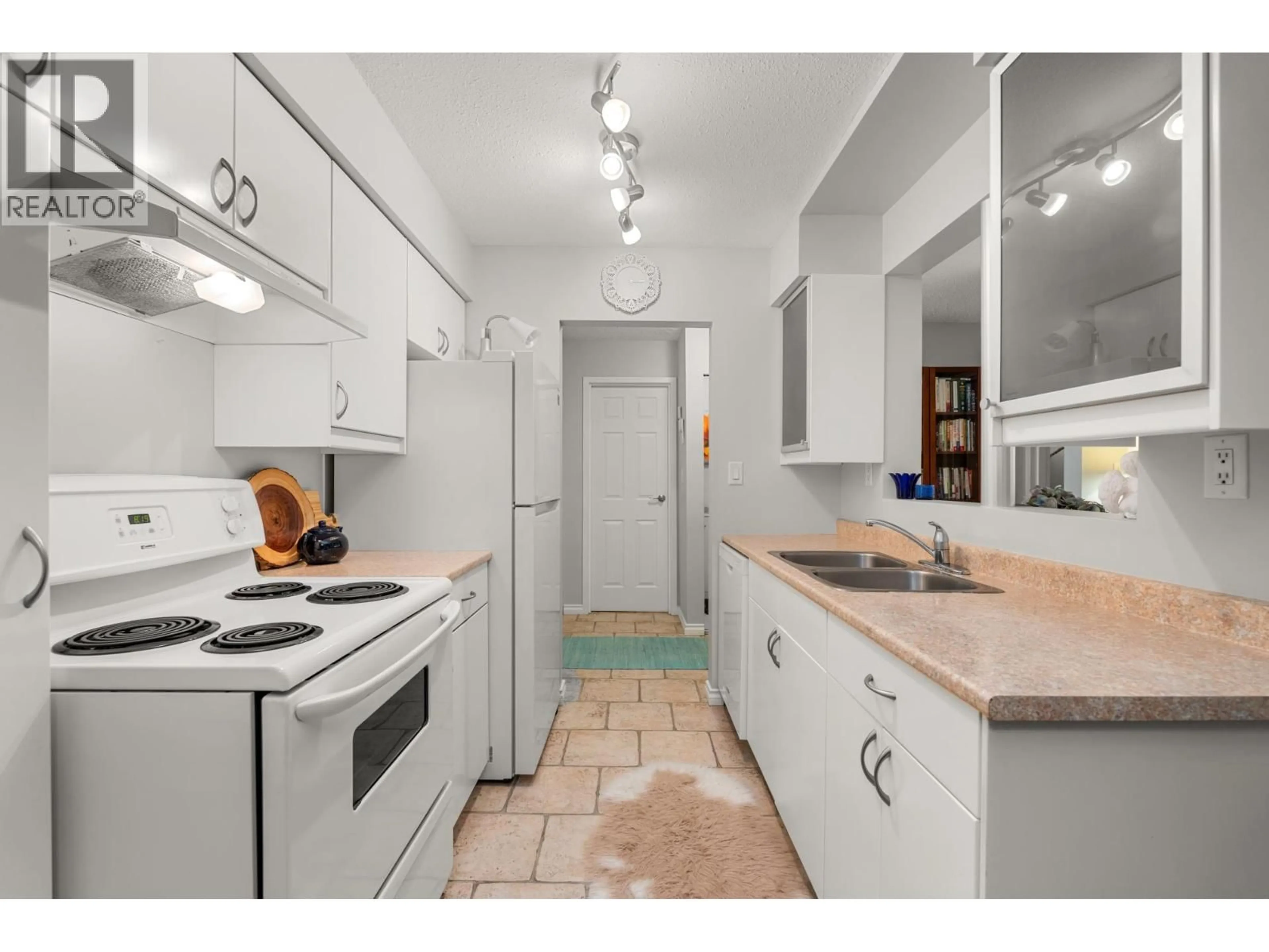 Standard kitchen, unknown for 215 - 4373 HALIFAX STREET, Burnaby British Columbia V5C5Z2