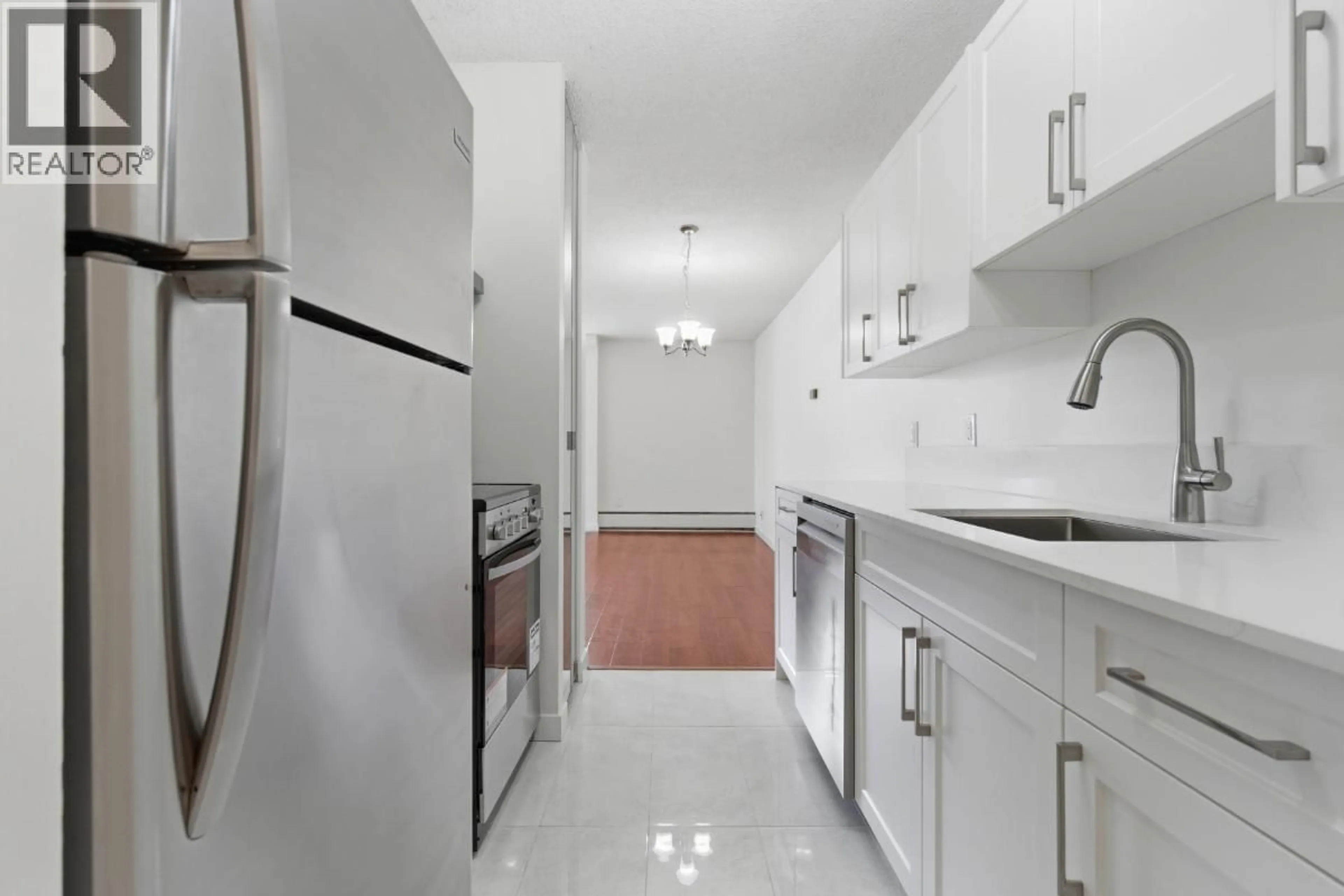 Standard kitchen, unknown for 706 - 2012 FULLERTON AVENUE, North Vancouver British Columbia V7P3E3