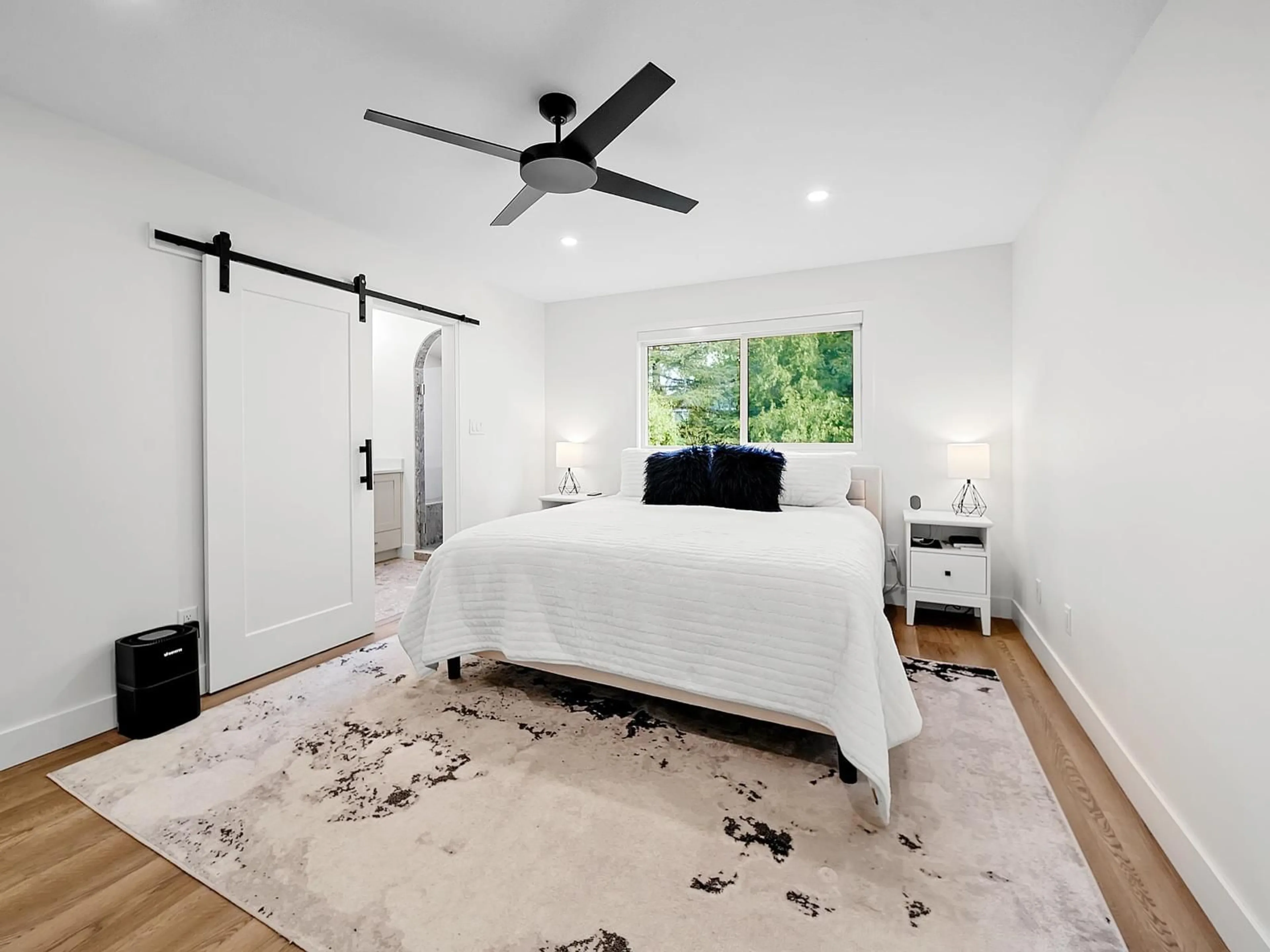 Bedroom with bed, unknown for 15641 107 AVENUE, Surrey British Columbia V4N3H8