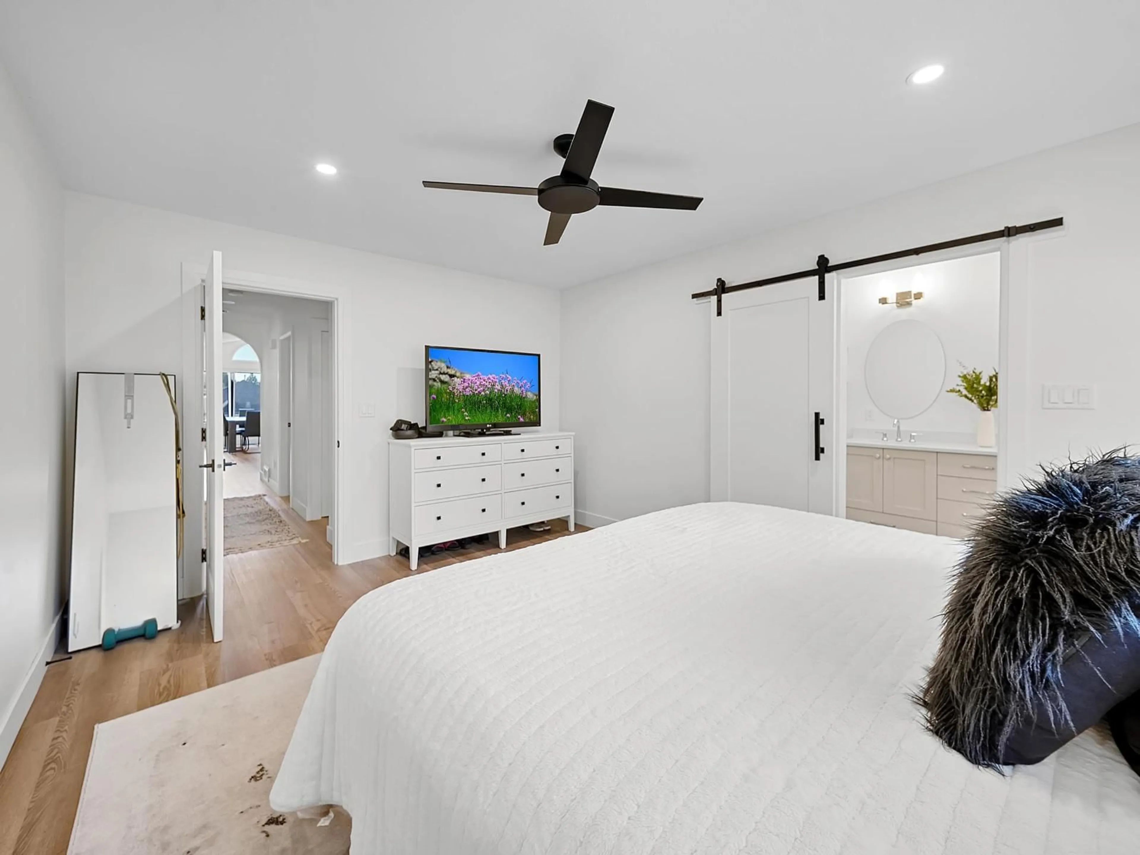 A pic of a room for 15641 107 AVENUE, Surrey British Columbia V4N3H8