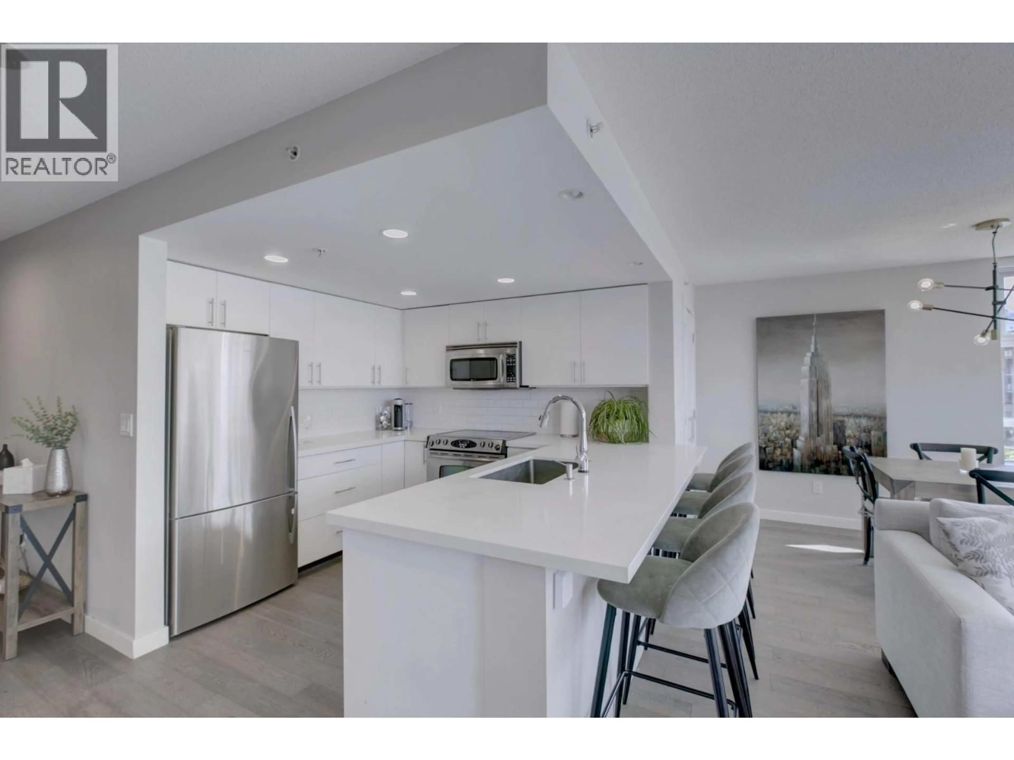 Open concept kitchen, ceramic/tile floor for 504 - 125 MILROSS AVENUE, Vancouver British Columbia V6A0A1