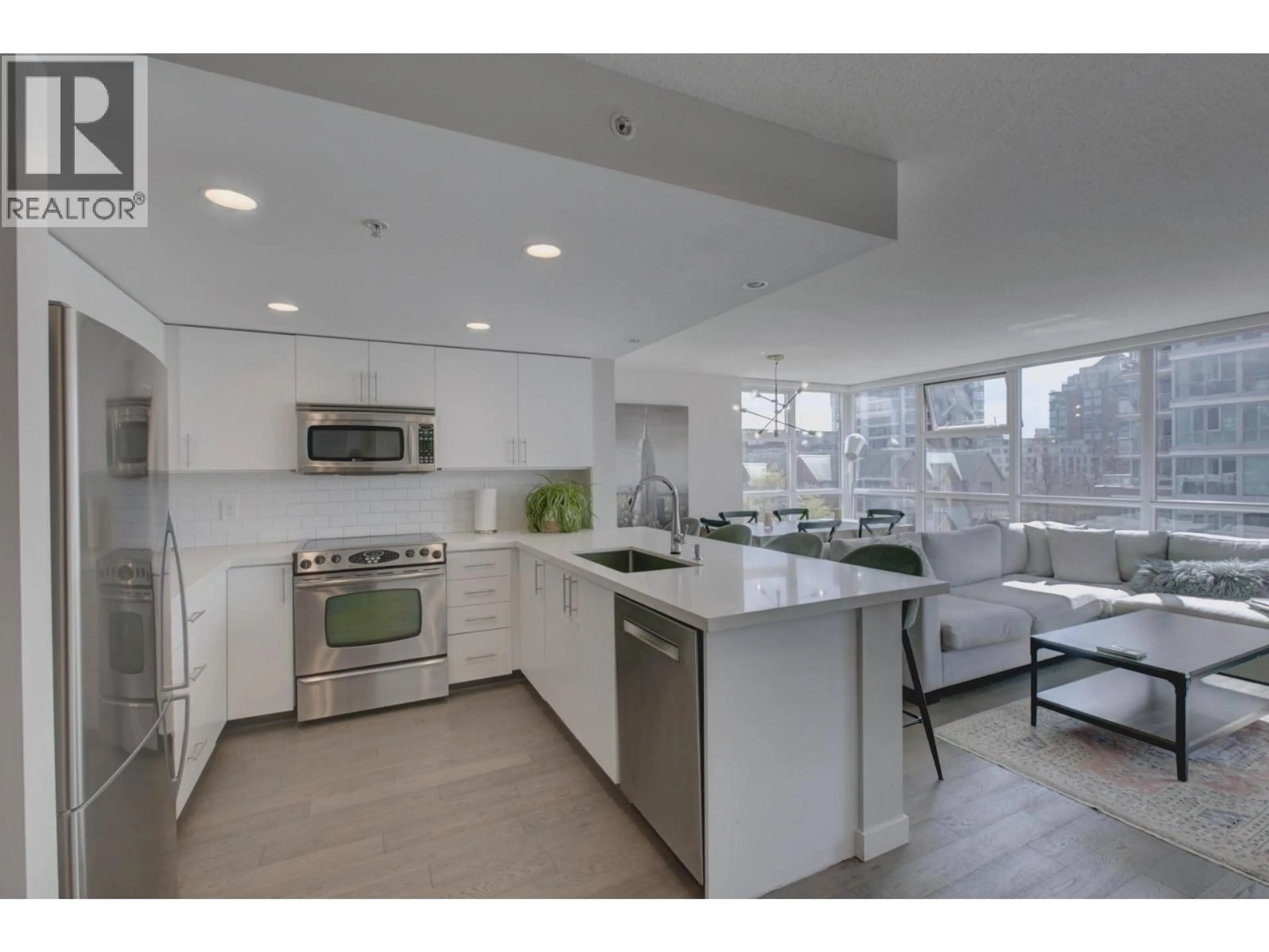 Open concept kitchen, ceramic/tile floor for 504 - 125 MILROSS AVENUE, Vancouver British Columbia V6A0A1
