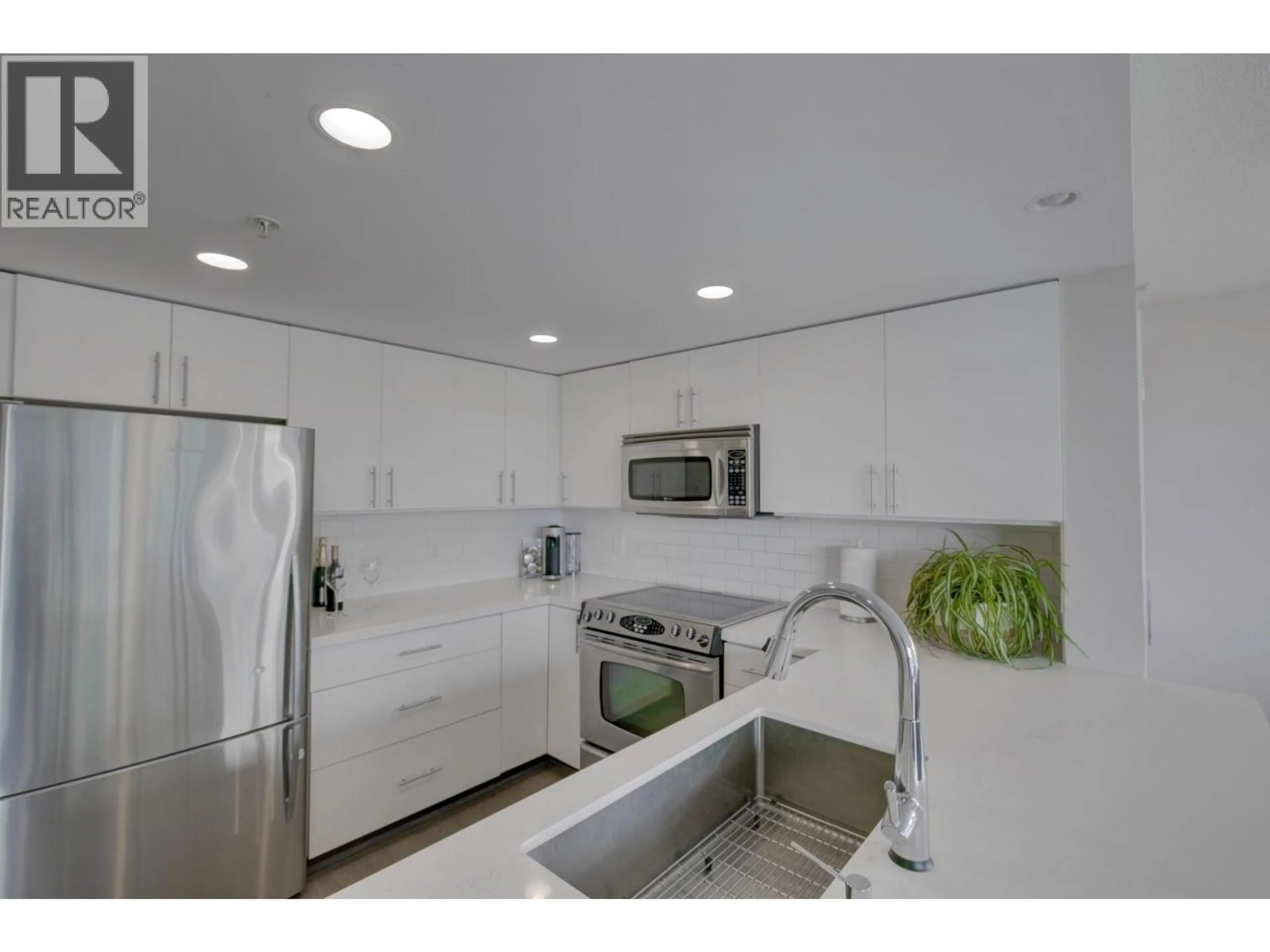 Unknown for 504 - 125 MILROSS AVENUE, Vancouver British Columbia V6A0A1