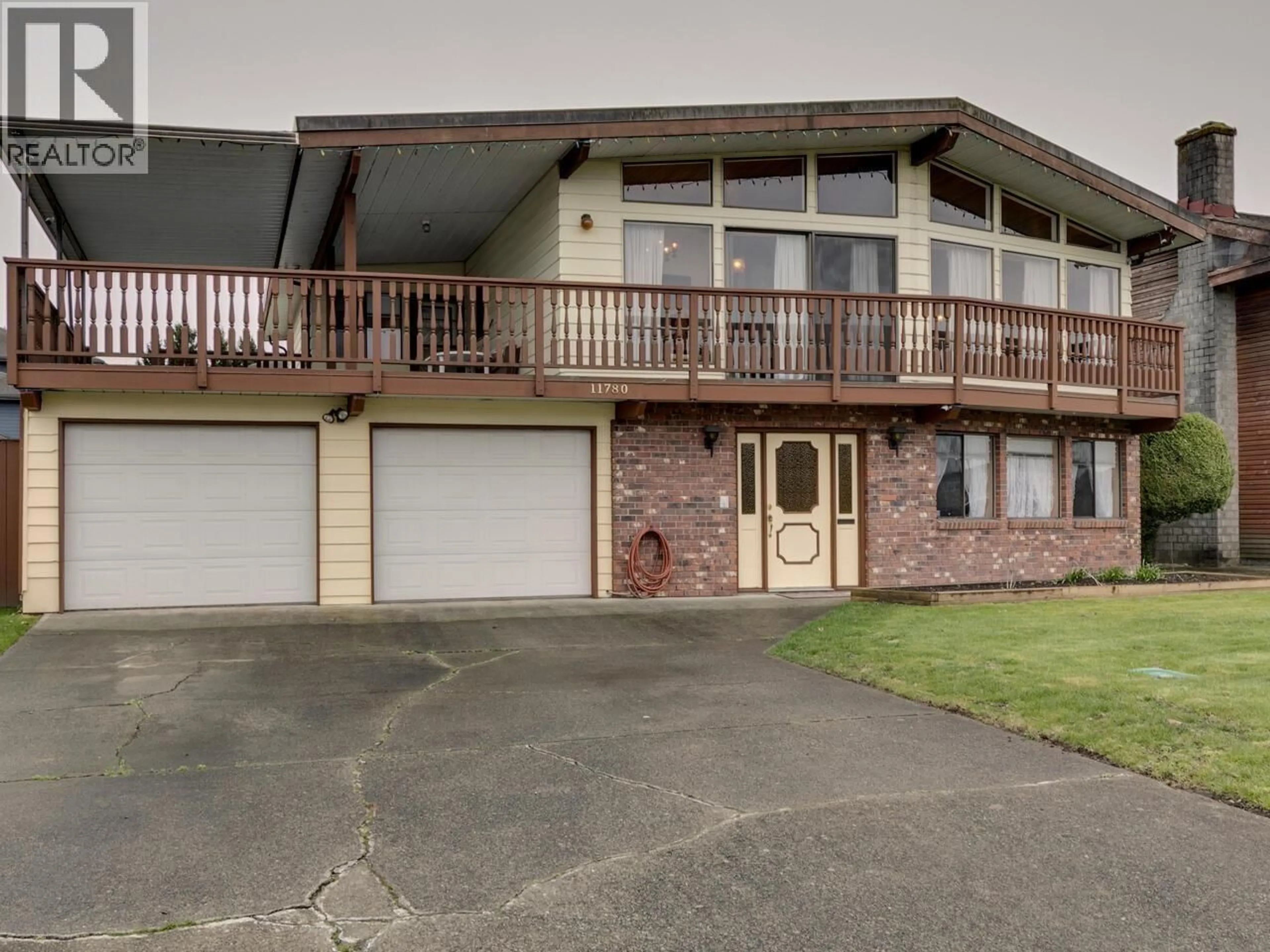 A pic from outside/outdoor area/front of a property/back of a property/a pic from drone, unknown for 11780 DEWSBURY DRIVE, Richmond British Columbia V6X2Y7