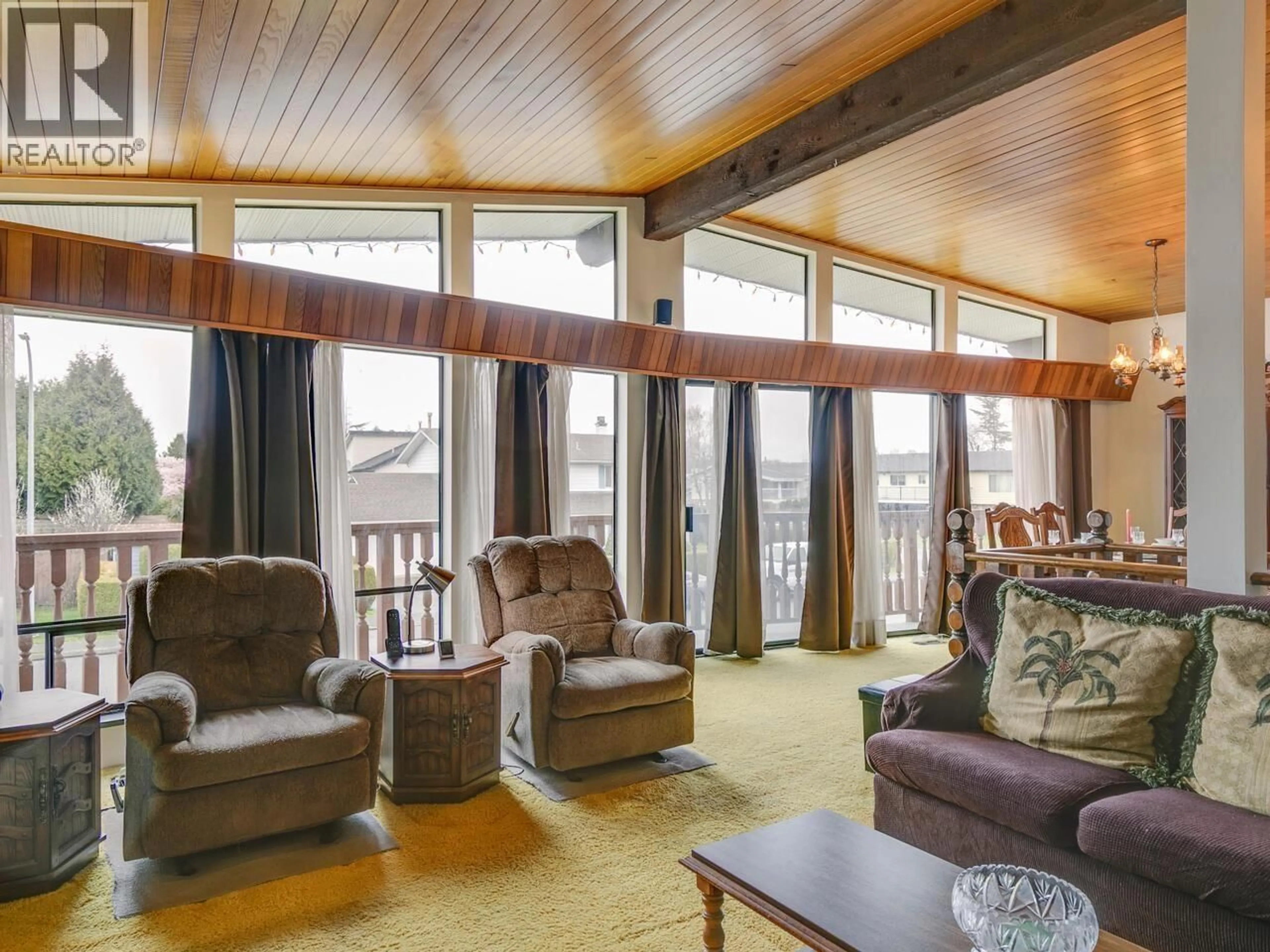 Living room with furniture, wood/laminate floor for 11780 DEWSBURY DRIVE, Richmond British Columbia V6X2Y7