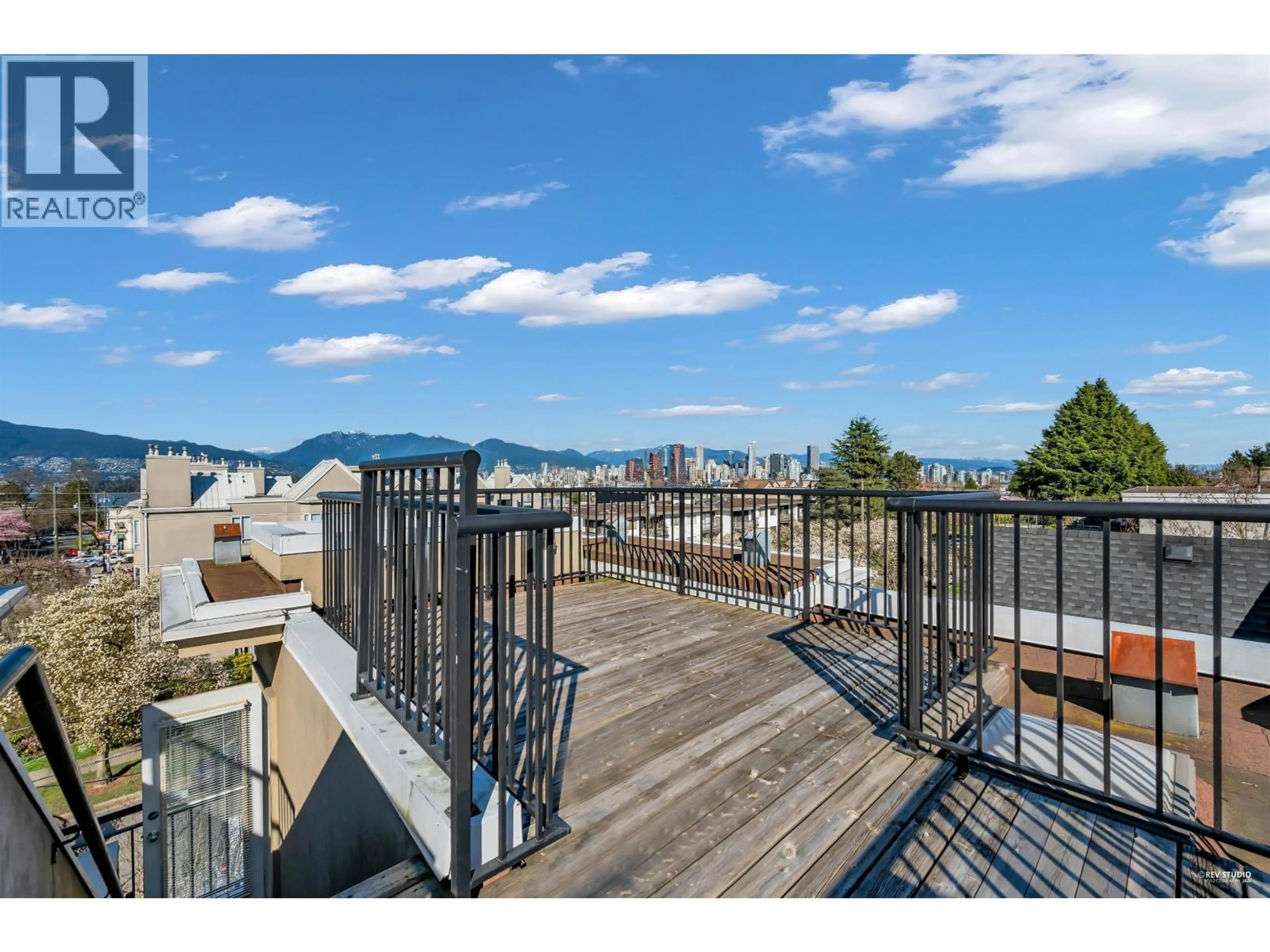 A pic from outside/outdoor area/front of a property/back of a property/a pic from drone, city buildings view from balcony for 206 - 2190 5TH AVENUE, Vancouver British Columbia V6K1S2
