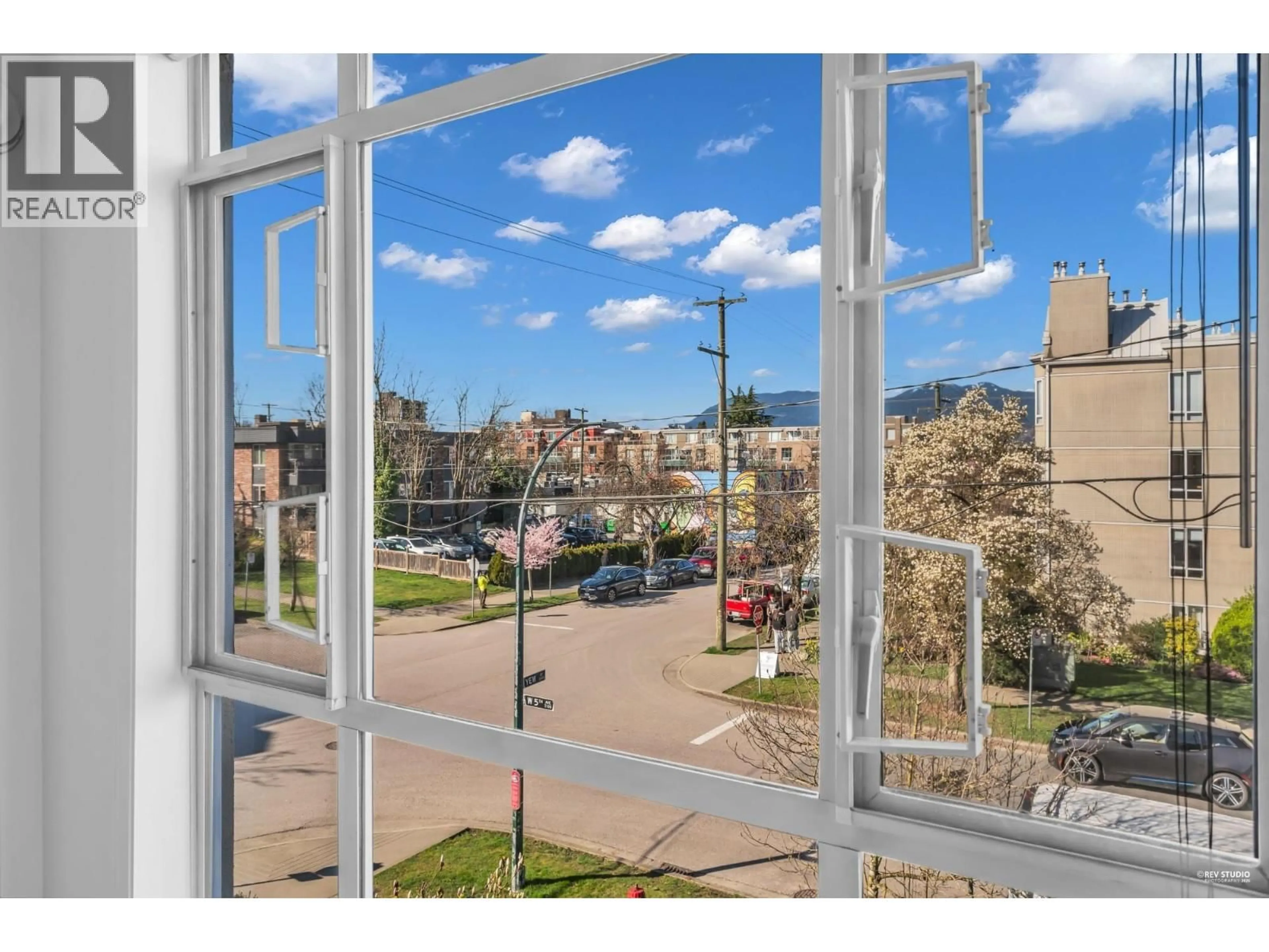 Unknown for 206 - 2190 5TH AVENUE, Vancouver British Columbia V6K1S2