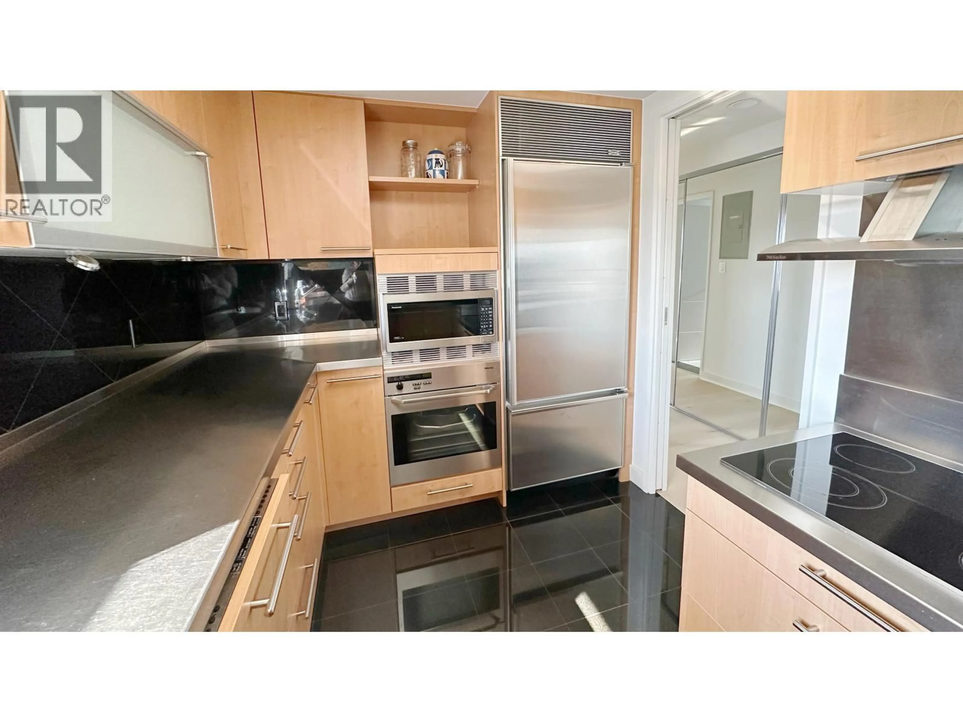 Standard kitchen, unknown for 10 - 2575 TOLMIE STREET, Vancouver British Columbia V6R4M1