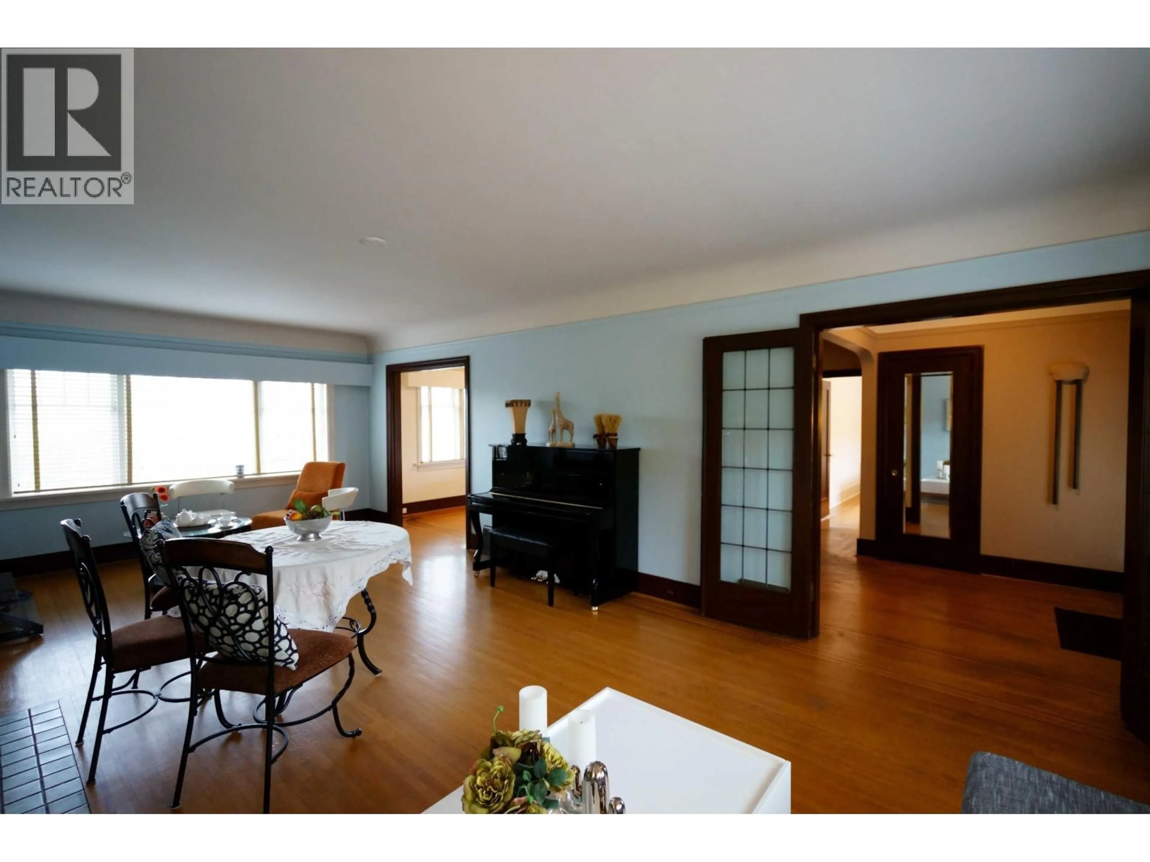 Unknown for 3945 10TH AVENUE, Vancouver British Columbia V6R2G9