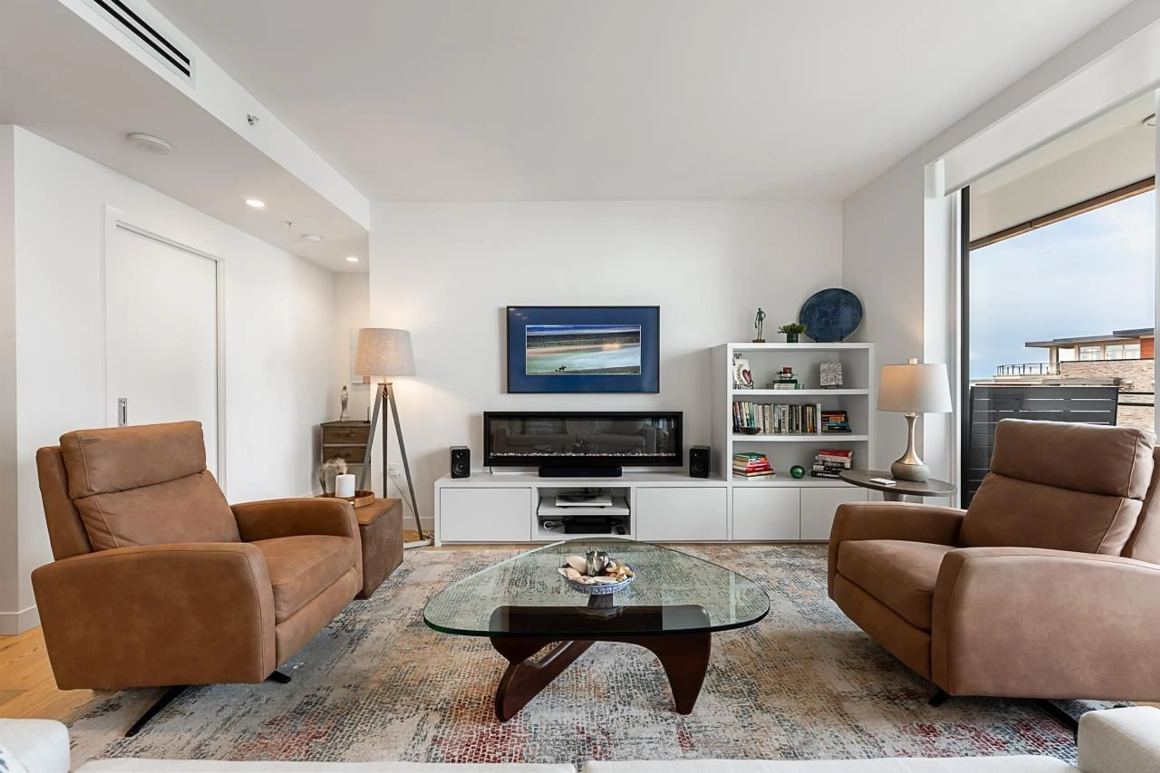 Living room with furniture, unknown for 507 - 1439 GEORGE STREET, White Rock British Columbia V4B0B9